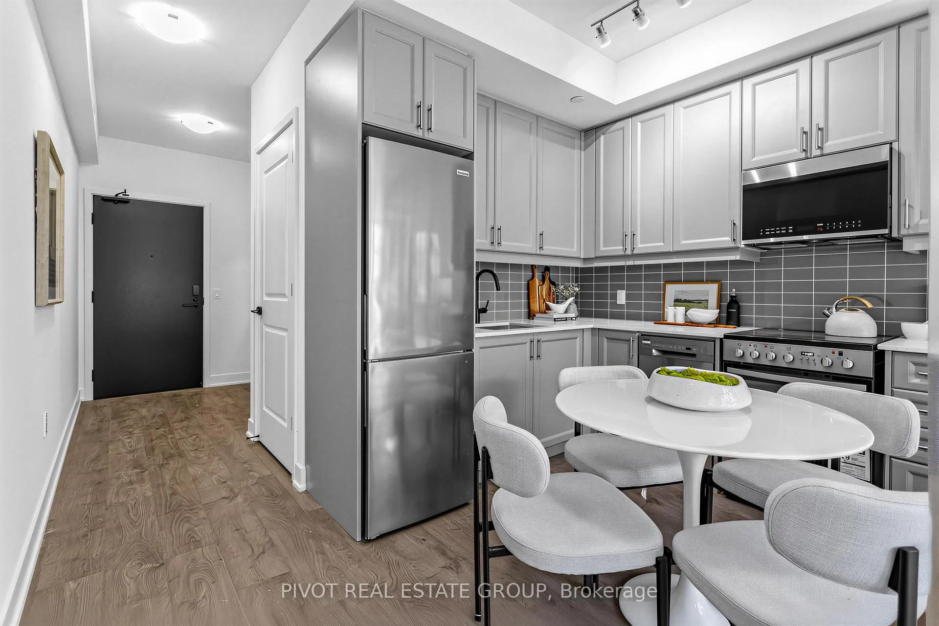 Photo 7 of Unit 512, 2333 Khalsa Gate, Oakville, Westmount — HOMEH