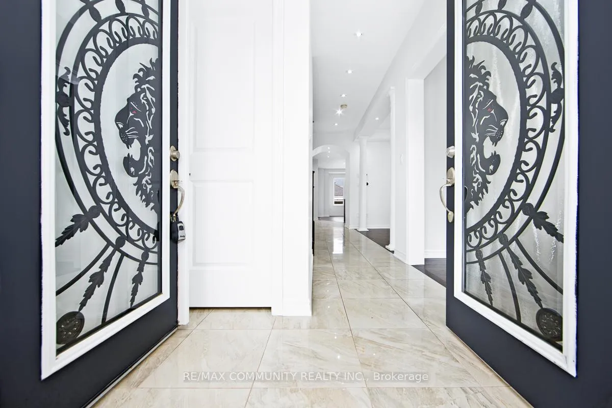 Photo 4 of 201 Donald Sim Avenue, Markham, Cornell — HOMEH