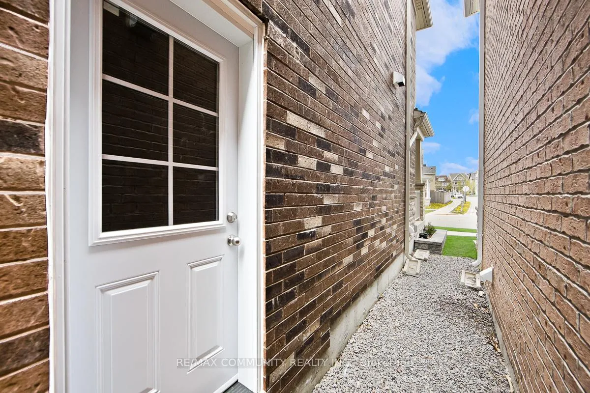 Photo 26 of 201 Donald Sim Avenue, Markham, Cornell — HOMEH
