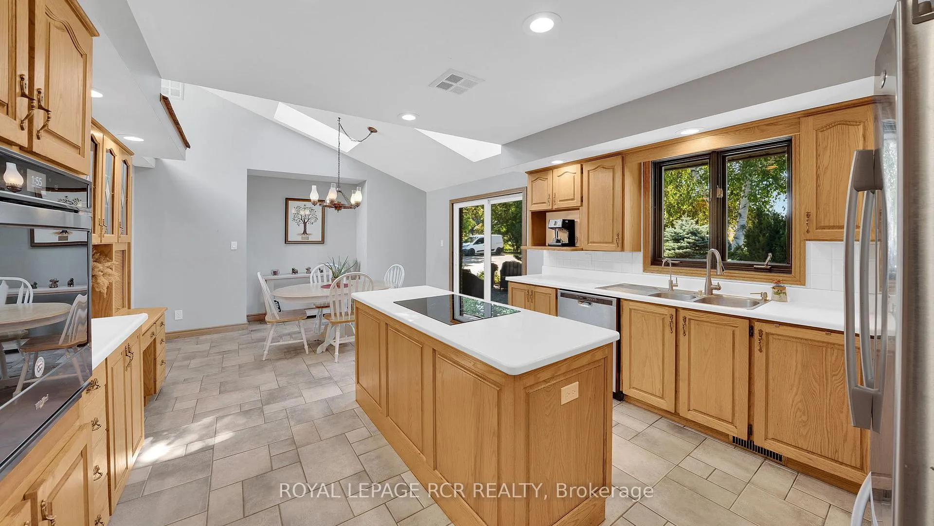 Photo 24 of 15735 Highway 27, King, Schomberg — HOMEH
