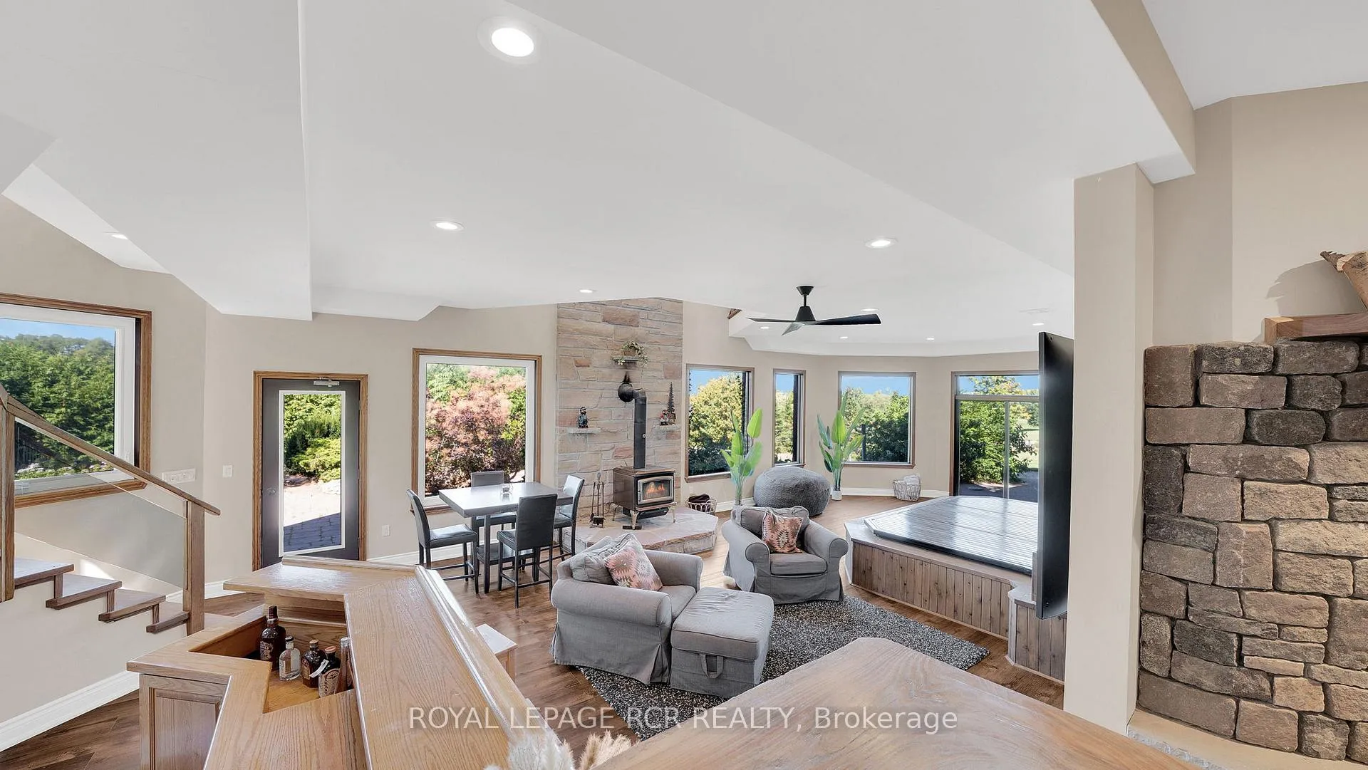 Photo 32 of 15735 Highway 27, King, Schomberg — HOMEH