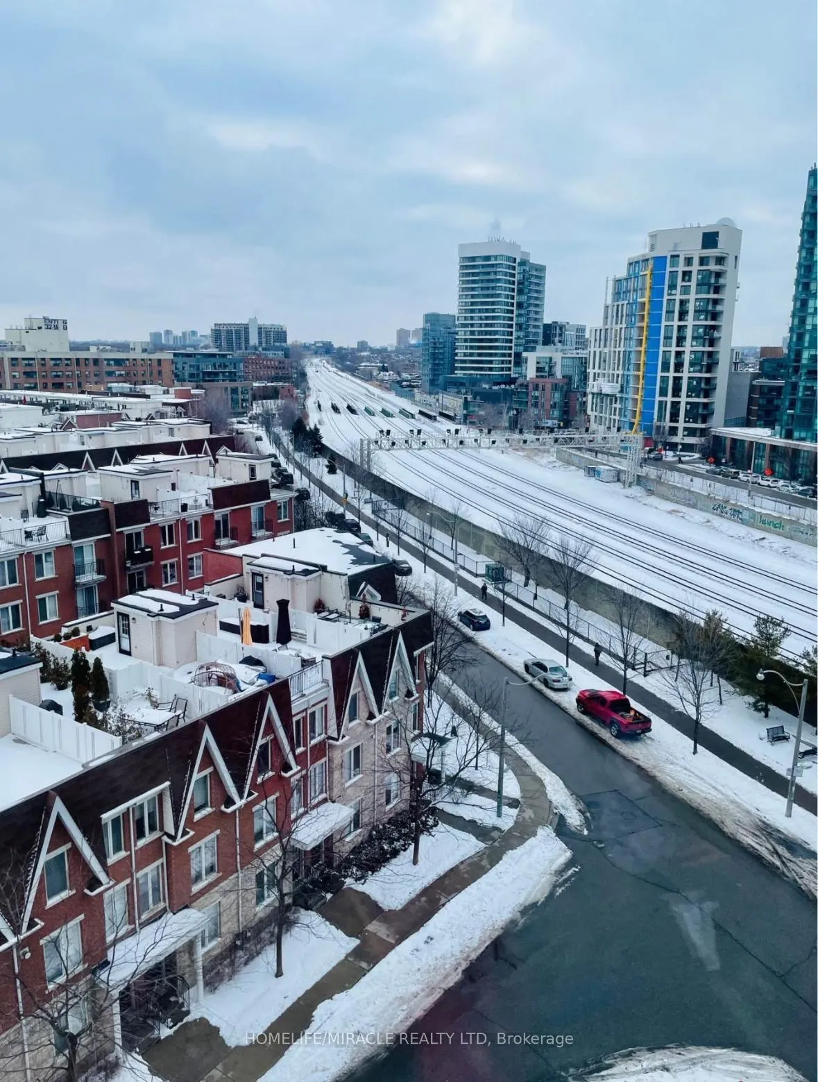 Photo 3 of Unit 917, 38 Joe Shuster Way, Toronto, South Parkdale — HOMEH