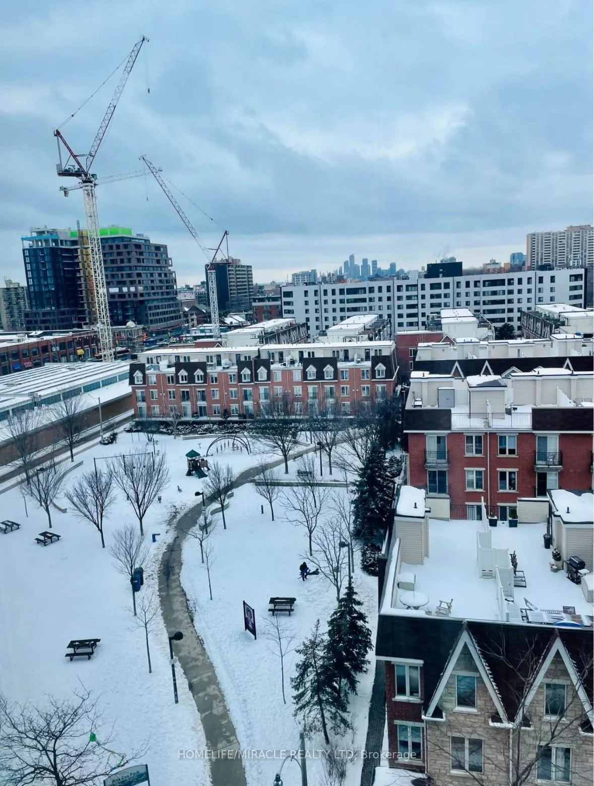 Photo 5 of Unit 917, 38 Joe Shuster Way, Toronto, South Parkdale — HOMEH