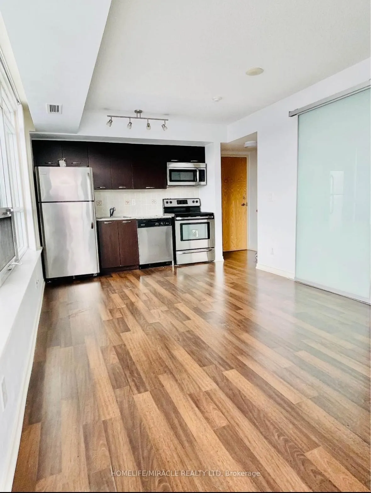 Photo 8 of Unit 917, 38 Joe Shuster Way, Toronto, South Parkdale — HOMEH