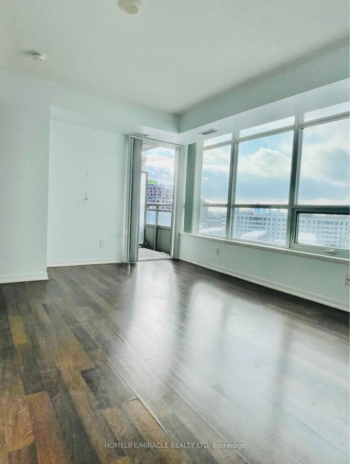 Photo 9 of Unit 917, 38 Joe Shuster Way, Toronto, South Parkdale — HOMEH