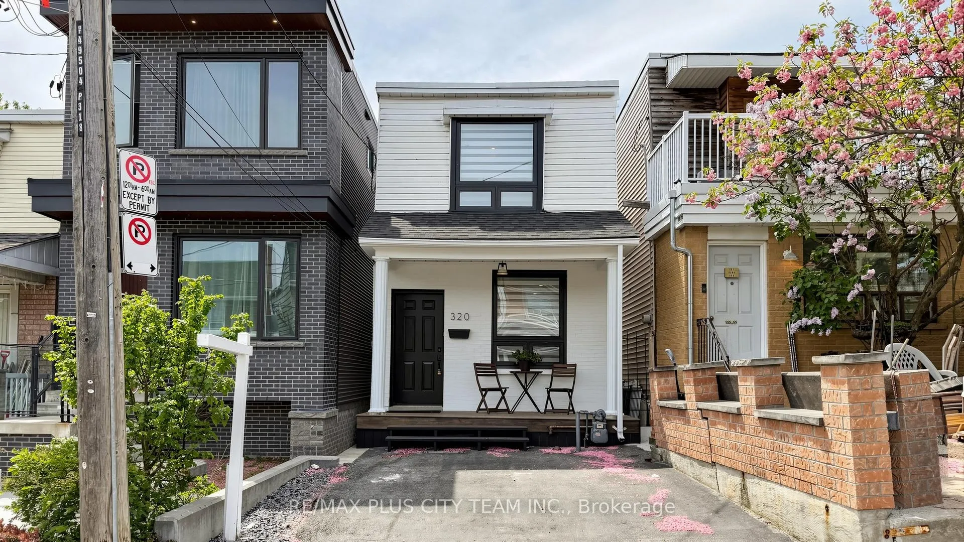 Photo 2 of 320 Boon Avenue, Toronto, Caledonia-Fairbank — HOMEH