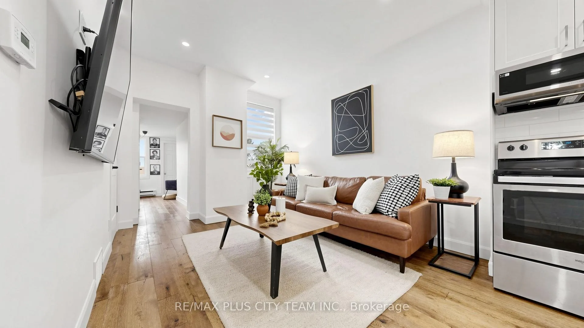 Photo 3 of 320 Boon Avenue, Toronto, Caledonia-Fairbank — HOMEH