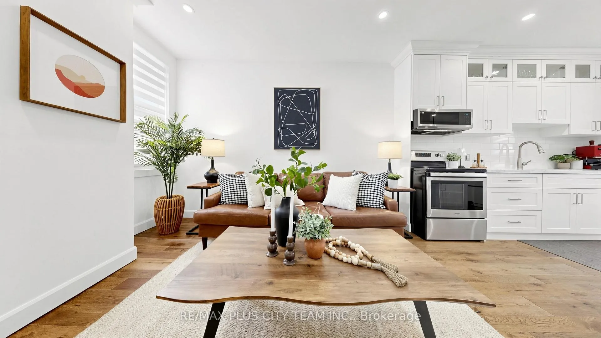 Photo 4 of 320 Boon Avenue, Toronto, Caledonia-Fairbank — HOMEH