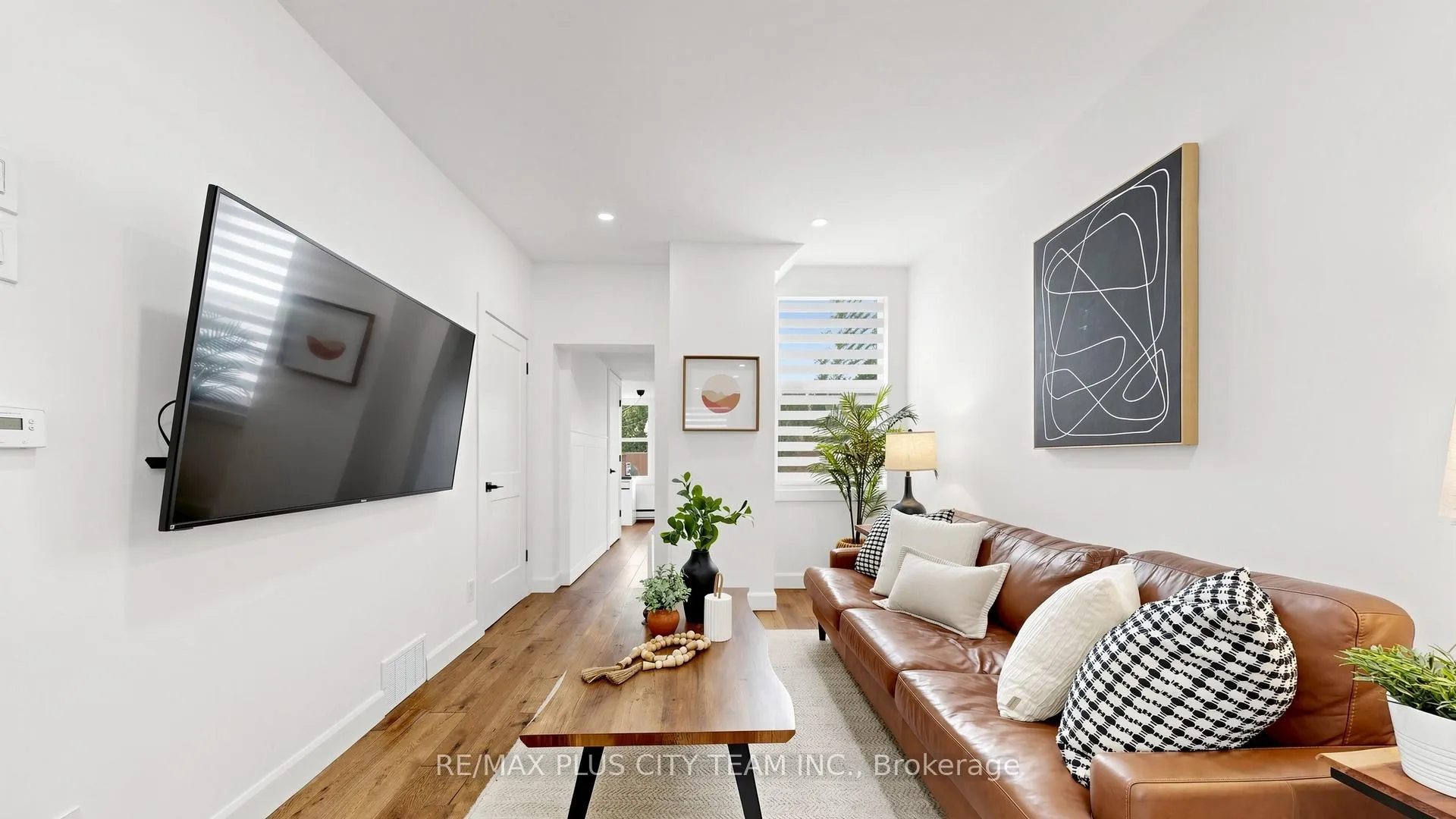 Photo 5 of 320 Boon Avenue, Toronto, Caledonia-Fairbank — HOMEH