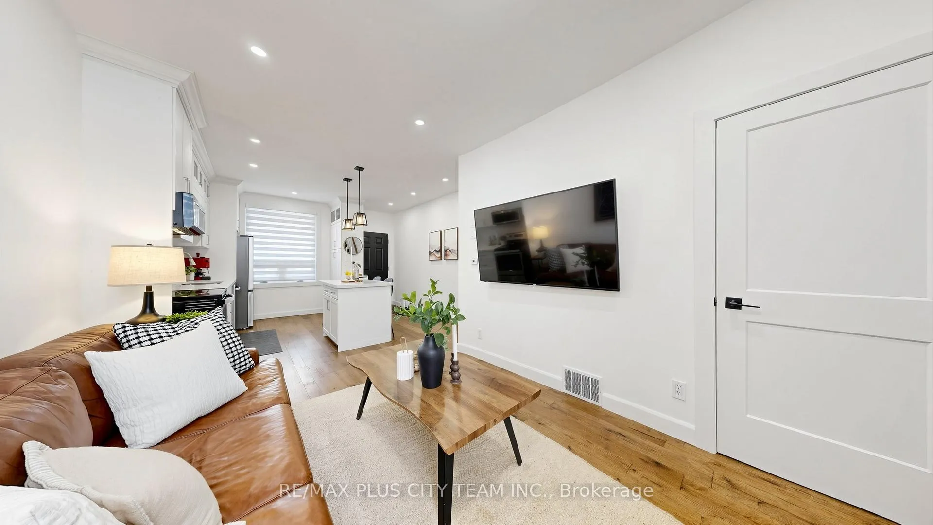 Photo 6 of 320 Boon Avenue, Toronto, Caledonia-Fairbank — HOMEH