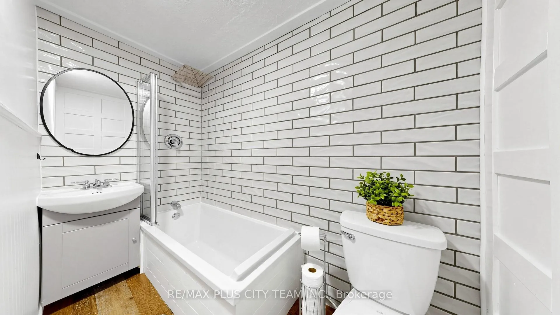 Photo 14 of 320 Boon Avenue, Toronto, Caledonia-Fairbank — HOMEH