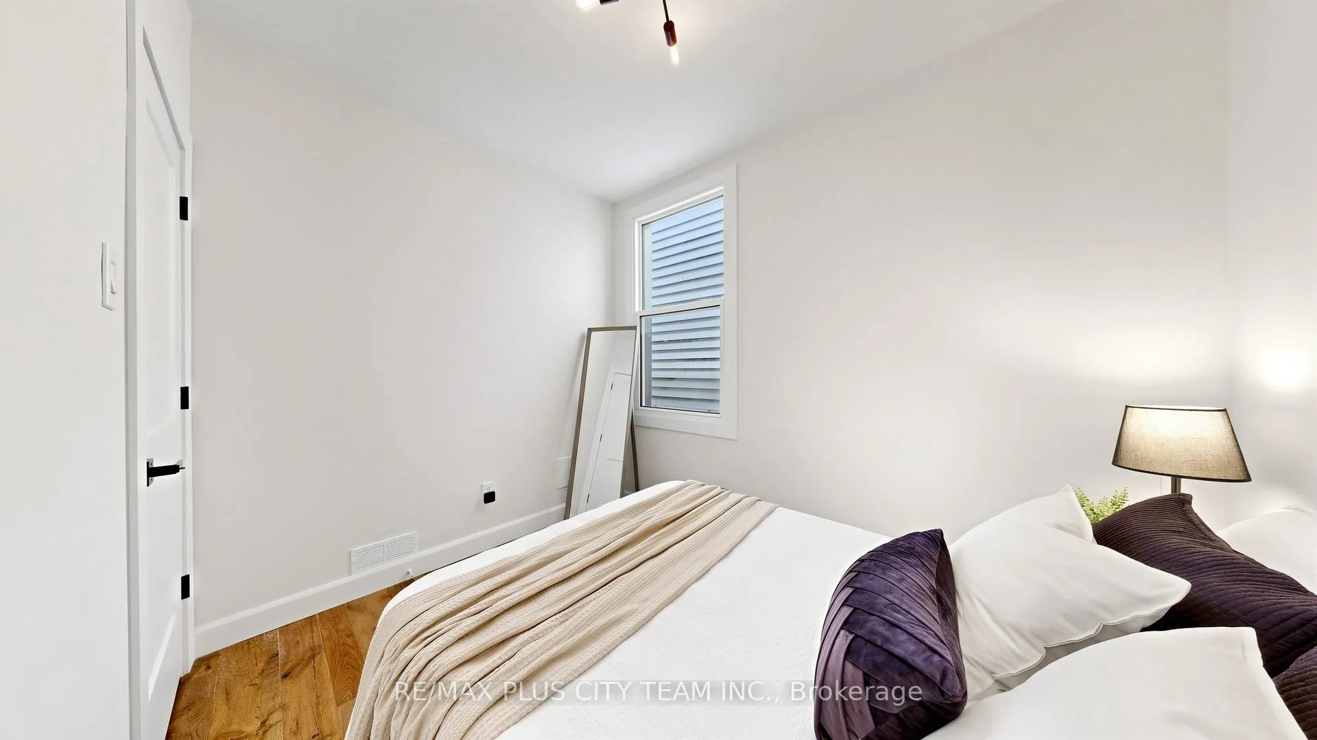 Photo 21 of 320 Boon Avenue, Toronto, Caledonia-Fairbank — HOMEH