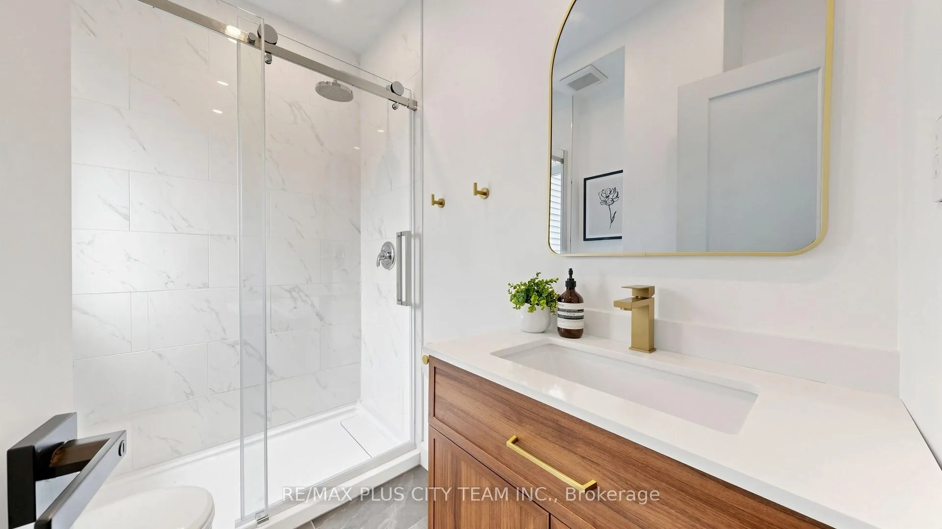 Photo 22 of 320 Boon Avenue, Toronto, Caledonia-Fairbank — HOMEH