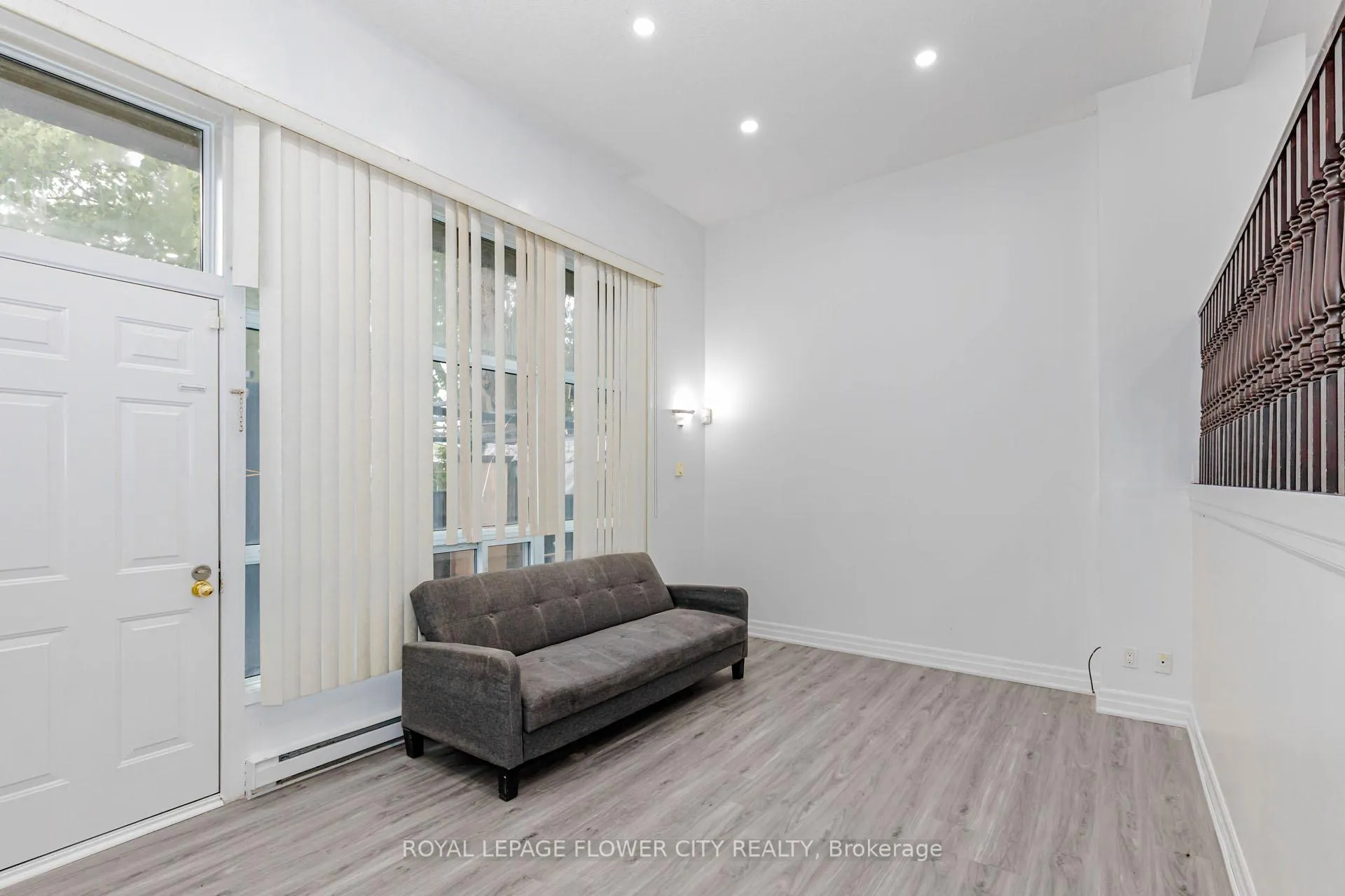 Photo 5 of 42 Briar Path, Brampton, Avondale — HOMEH