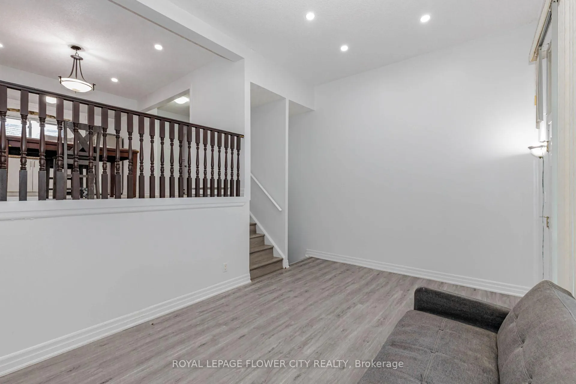 Photo 7 of 42 Briar Path, Brampton, Avondale — HOMEH