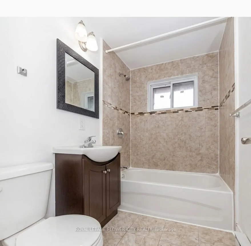 Photo 14 of 42 Briar Path, Brampton, Avondale — HOMEH