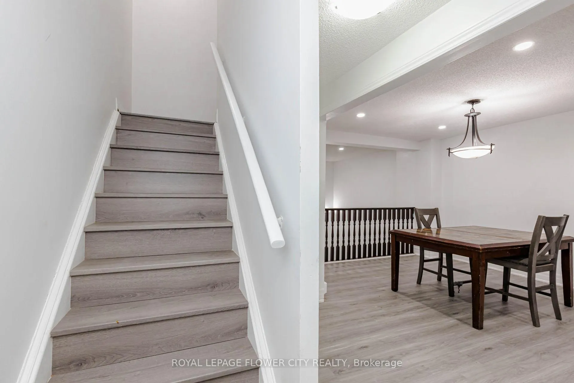 Photo 15 of 42 Briar Path, Brampton, Avondale — HOMEH