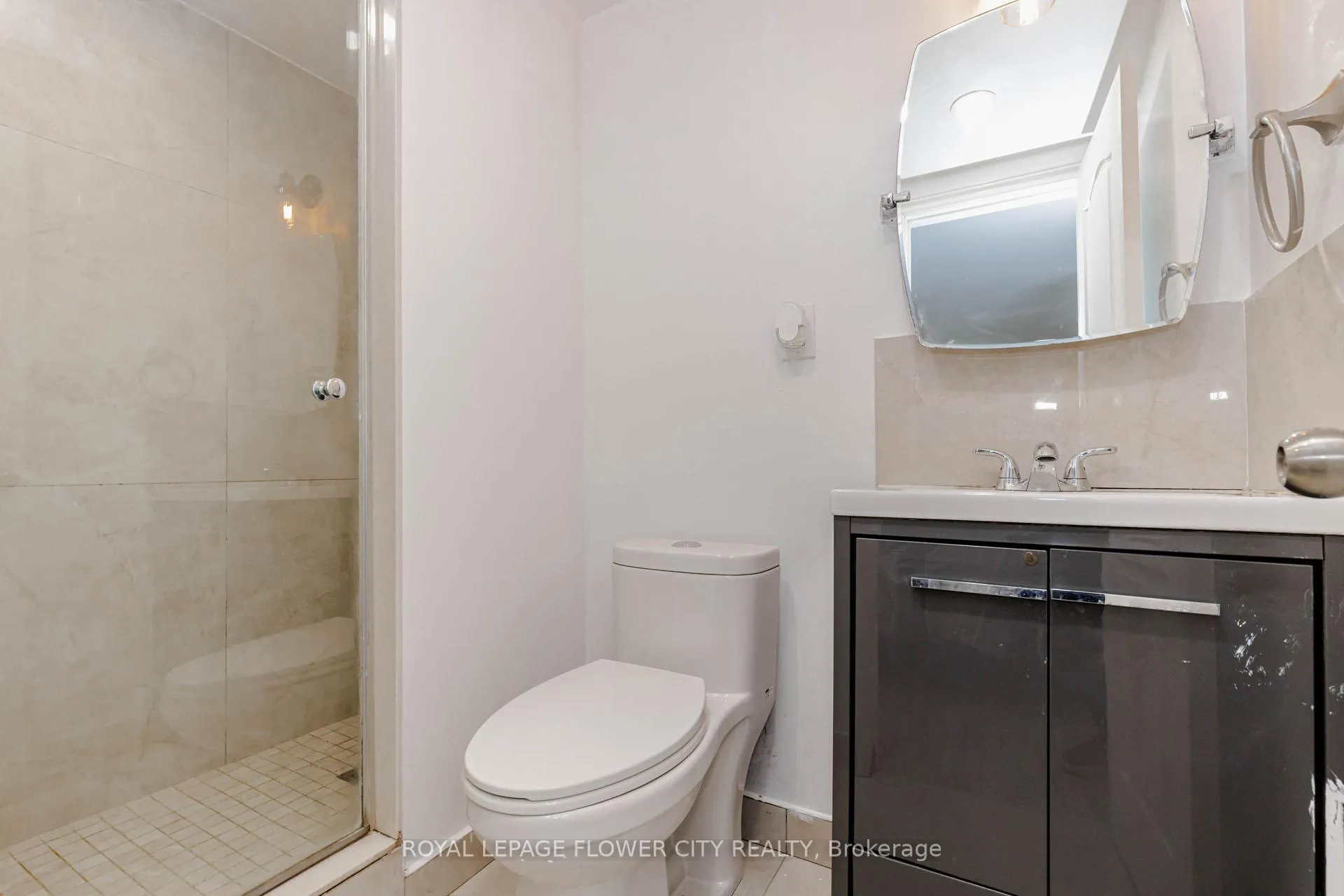 Photo 28 of 42 Briar Path, Brampton, Avondale — HOMEH