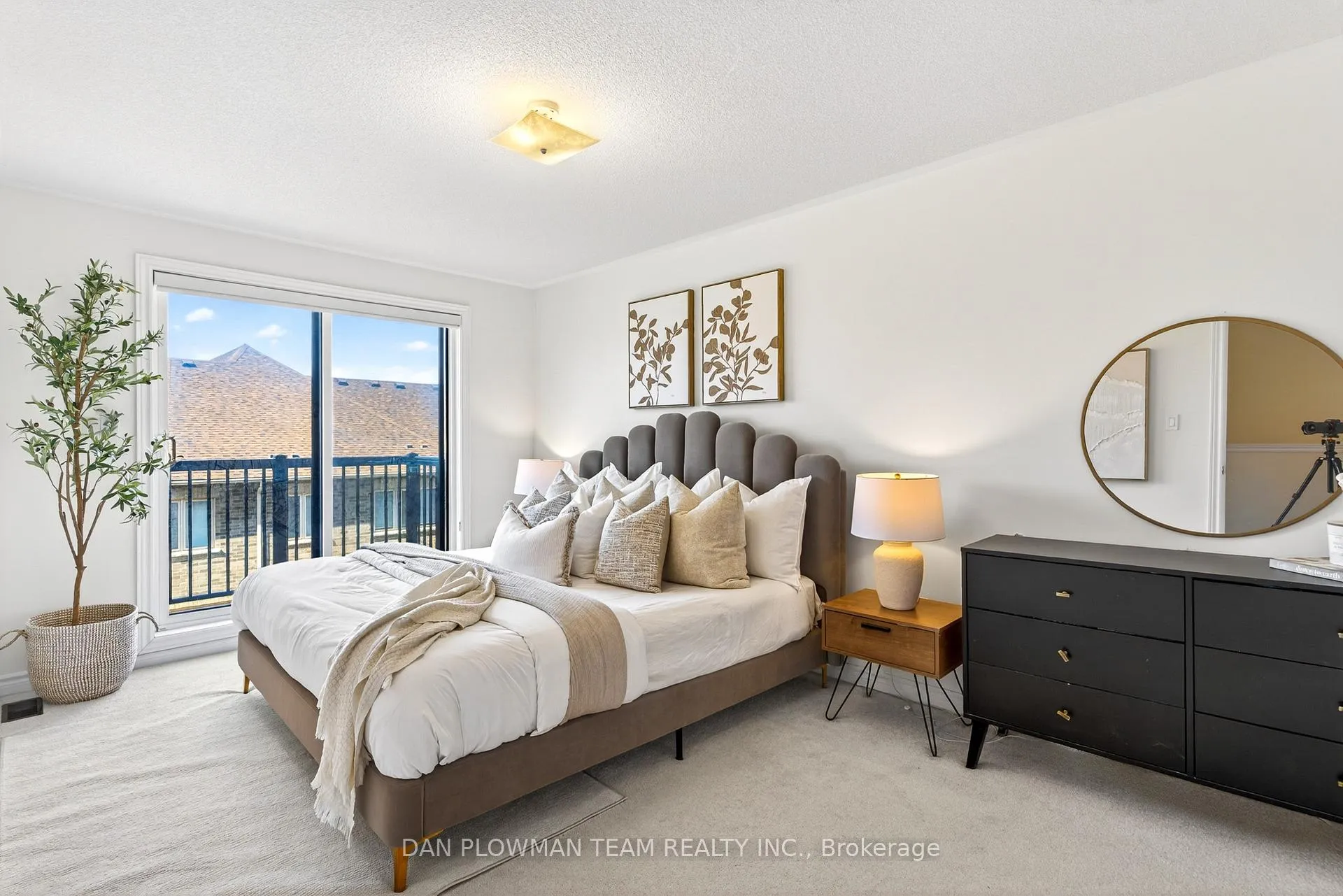 Photo 10 of 30 Hallmark Way, Whitby, Lynde Creek — HOMEH