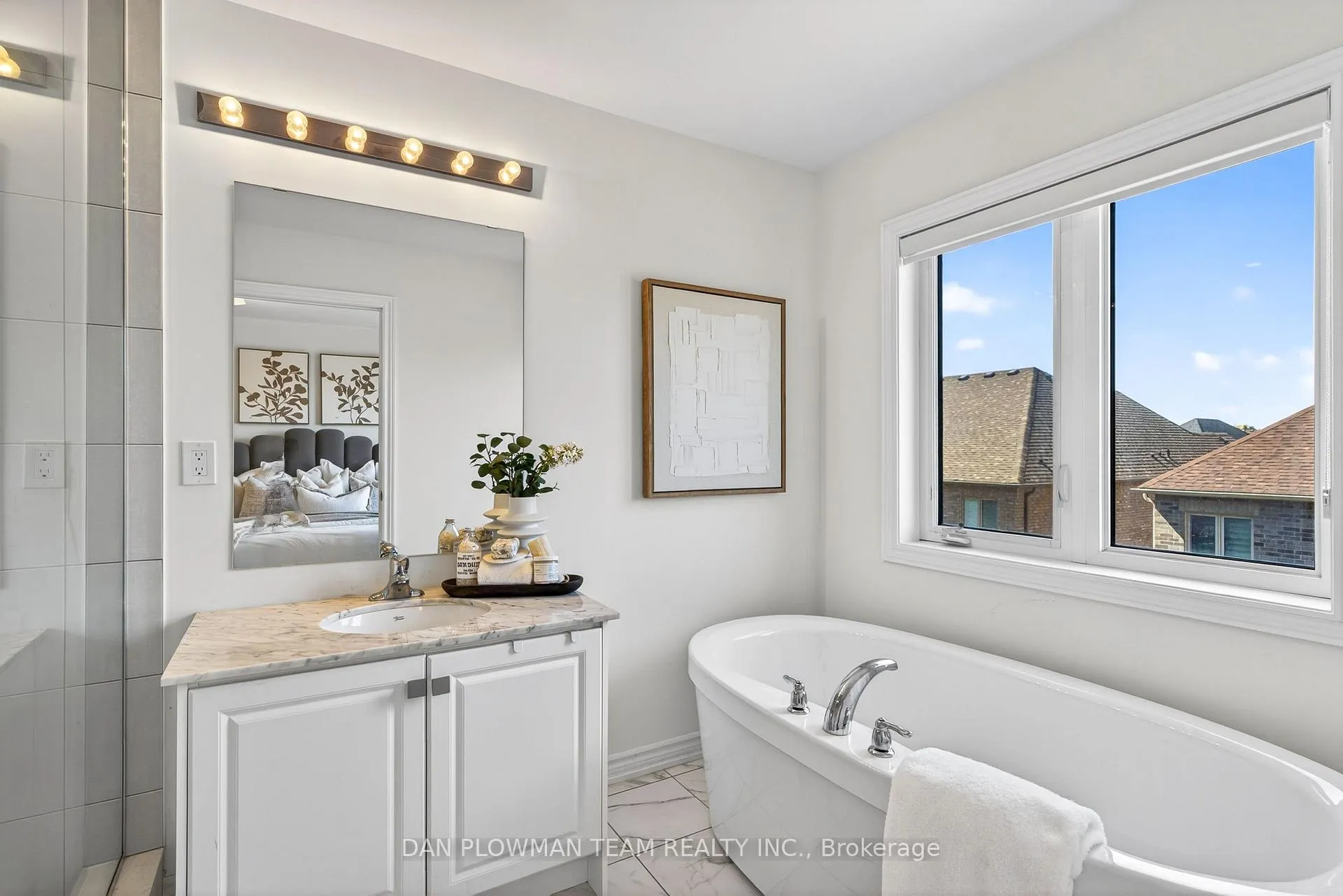 Photo 13 of 30 Hallmark Way, Whitby, Lynde Creek — HOMEH