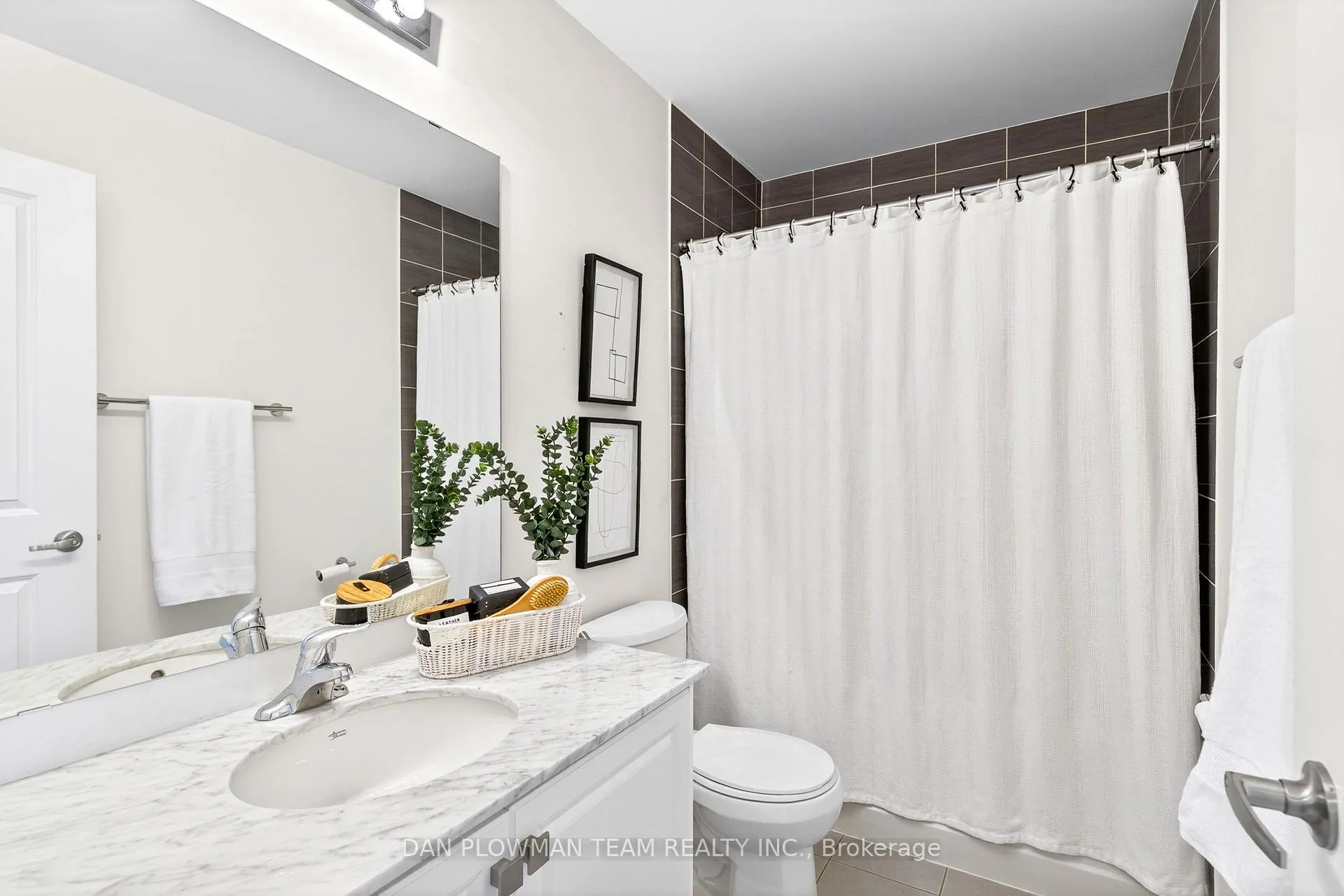 Photo 19 of 30 Hallmark Way, Whitby, Lynde Creek — HOMEH