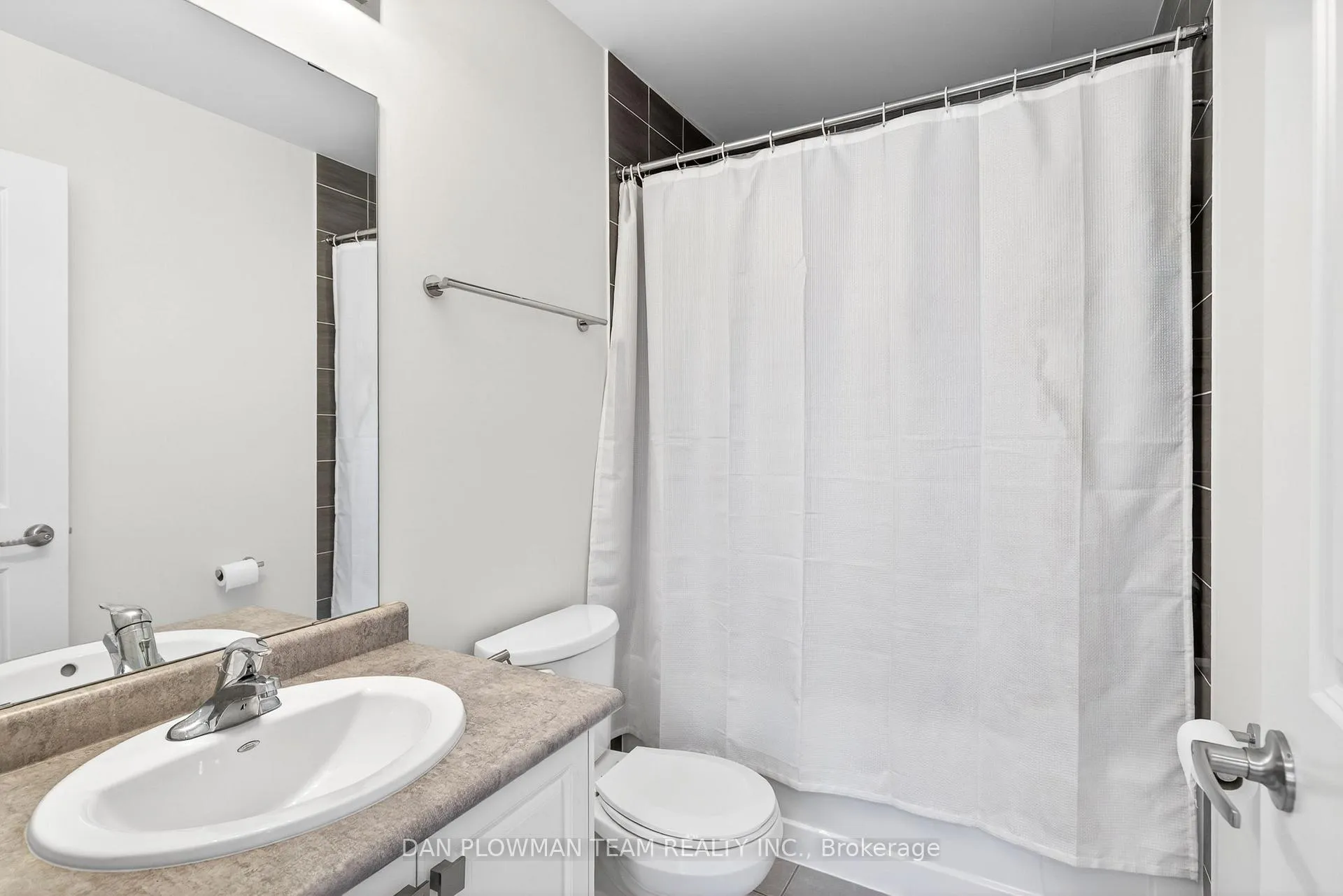 Photo 24 of 30 Hallmark Way, Whitby, Lynde Creek — HOMEH