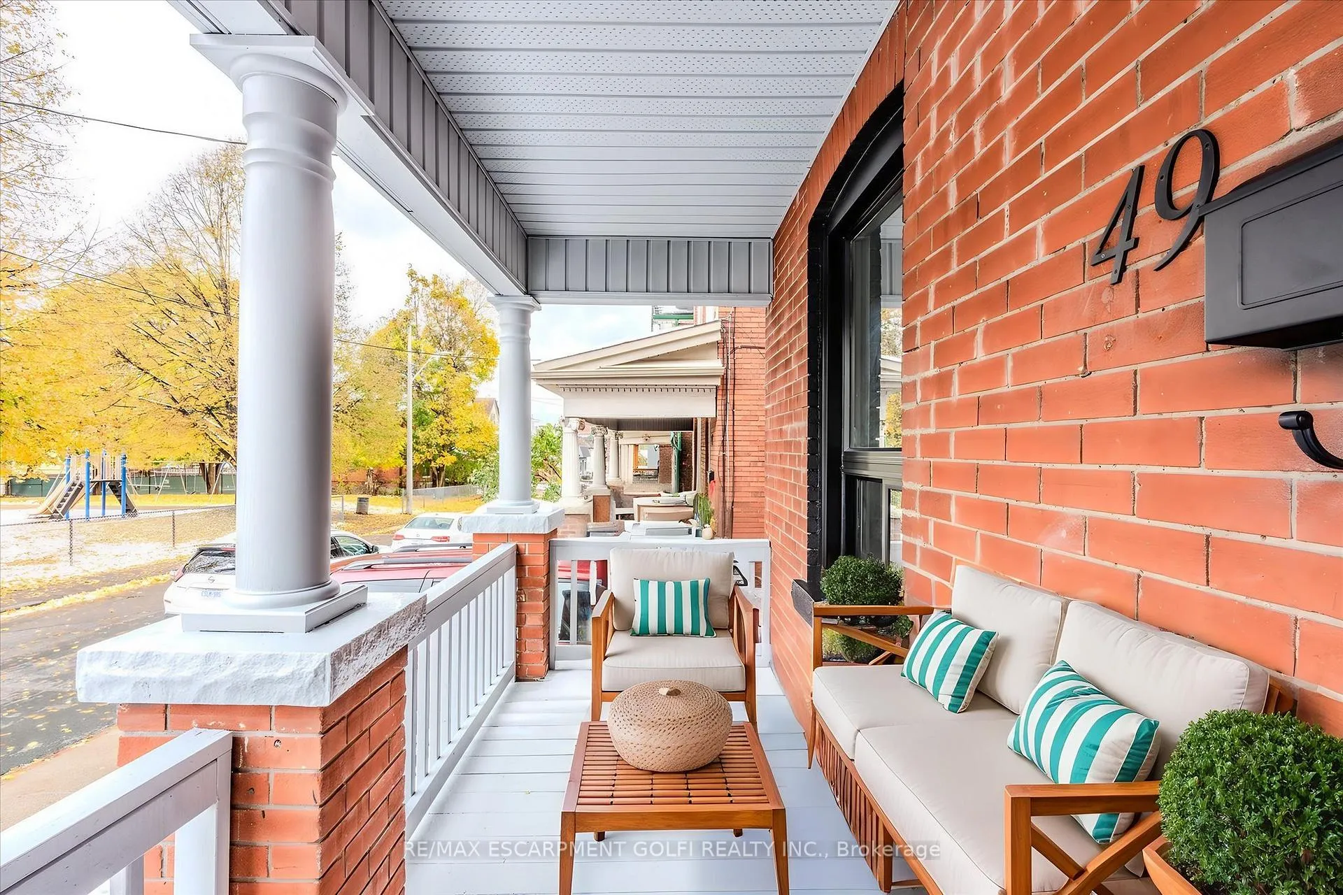 Photo 3 of 49 Myrtle Avenue, Hamilton, St. Clair — HOMEH