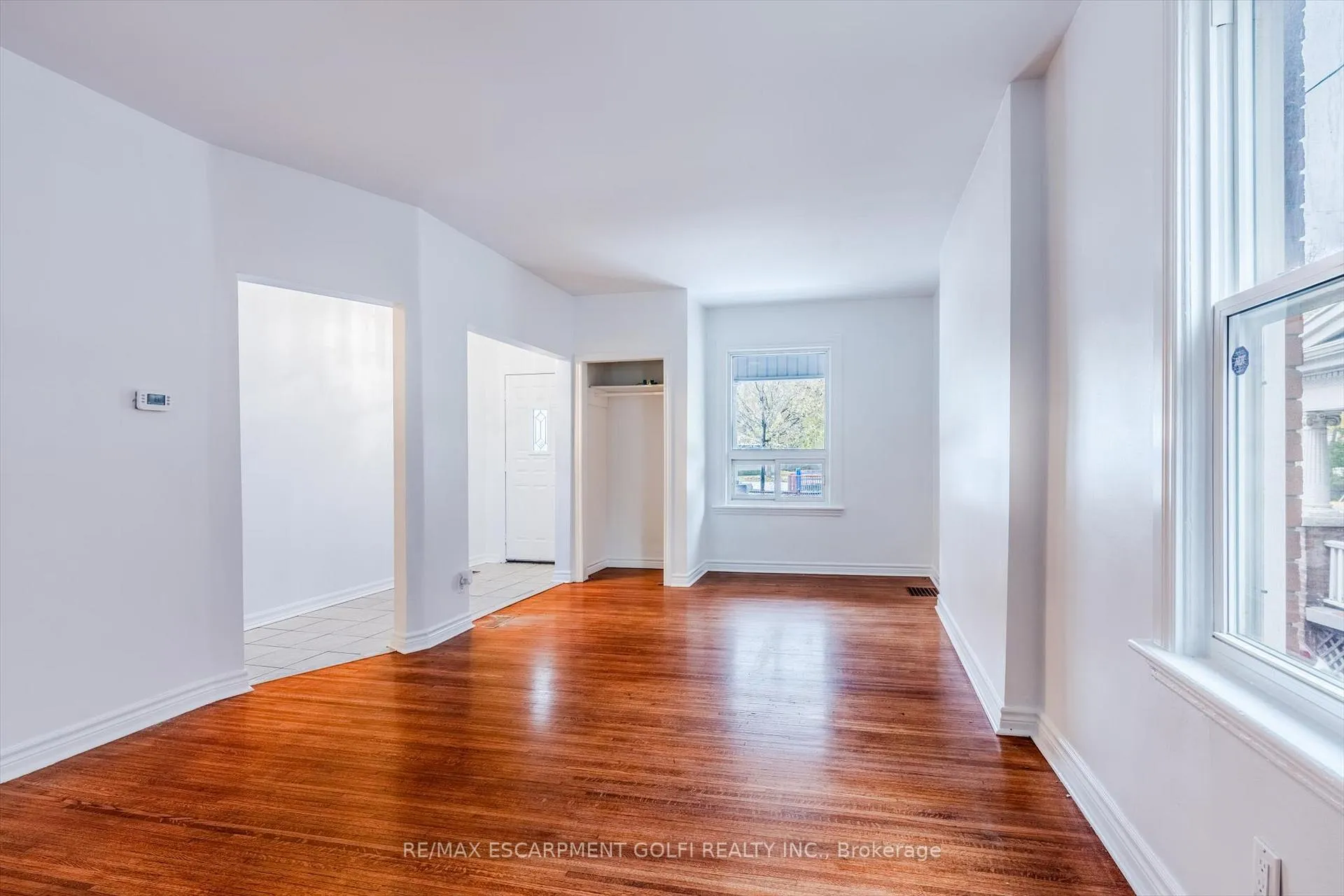 Photo 4 of 49 Myrtle Avenue, Hamilton, St. Clair — HOMEH