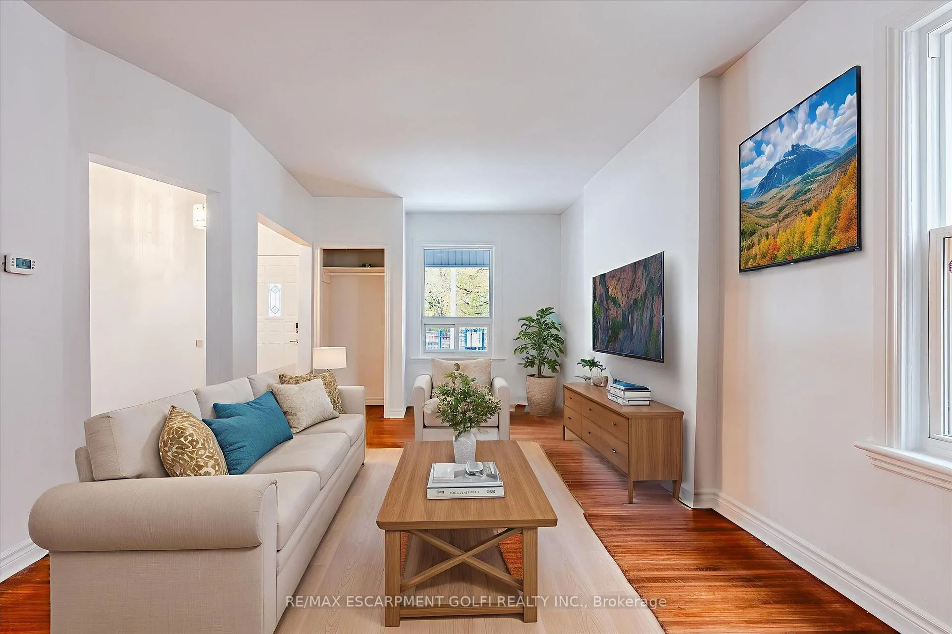 Photo 6 of 49 Myrtle Avenue, Hamilton, St. Clair — HOMEH