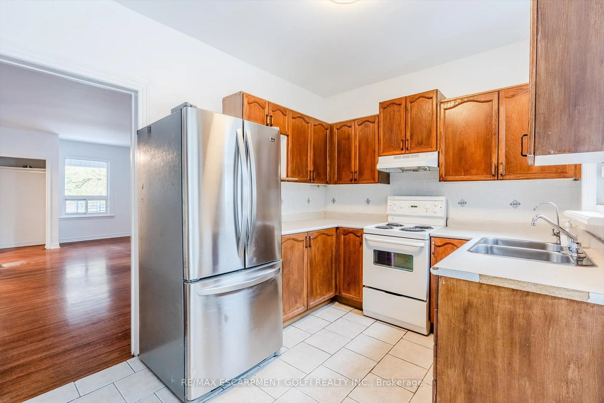 Photo 7 of 49 Myrtle Avenue, Hamilton, St. Clair — HOMEH