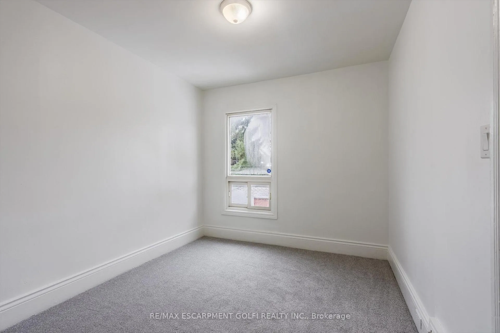 Photo 12 of 49 Myrtle Avenue, Hamilton, St. Clair — HOMEH