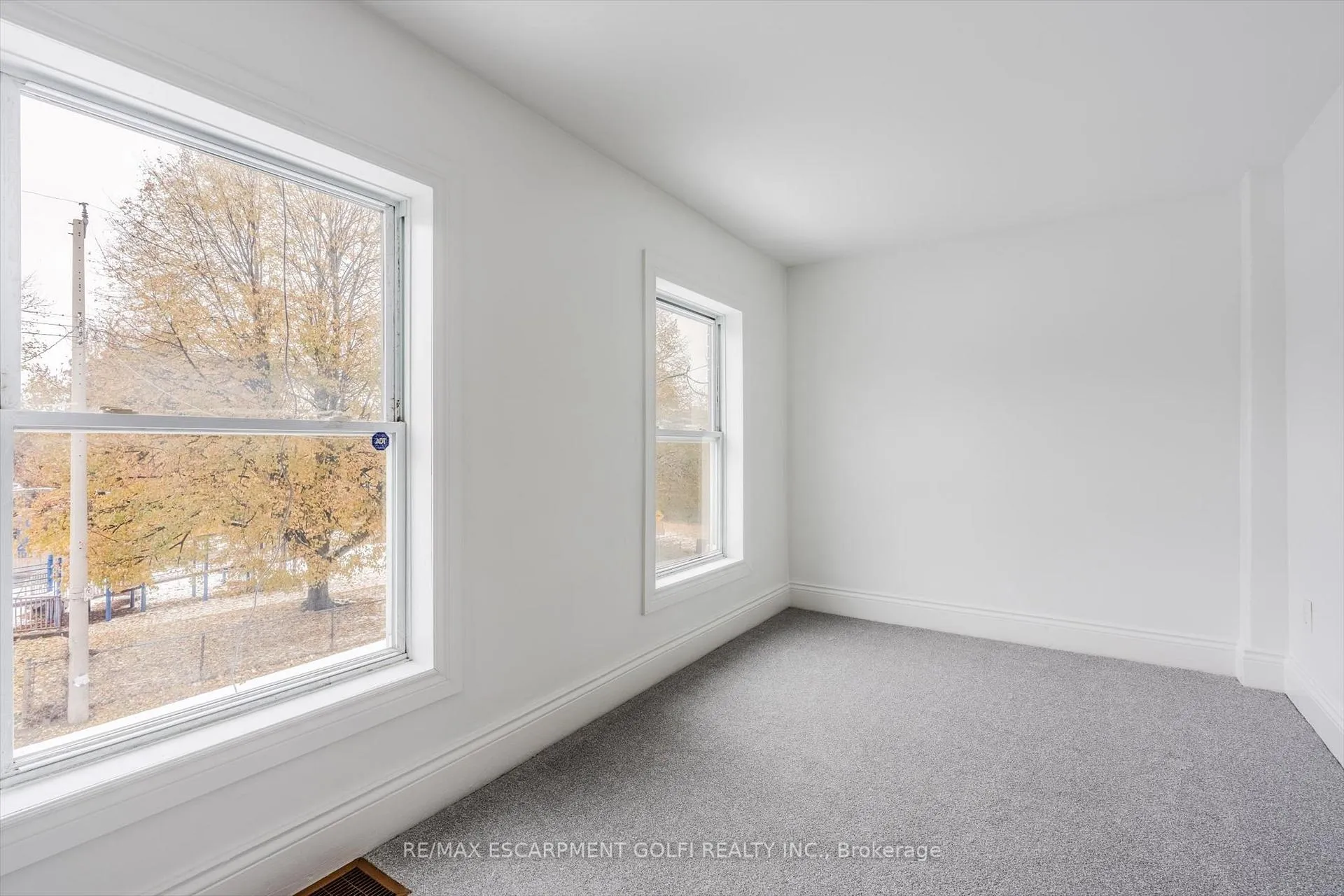 Photo 16 of 49 Myrtle Avenue, Hamilton, St. Clair — HOMEH