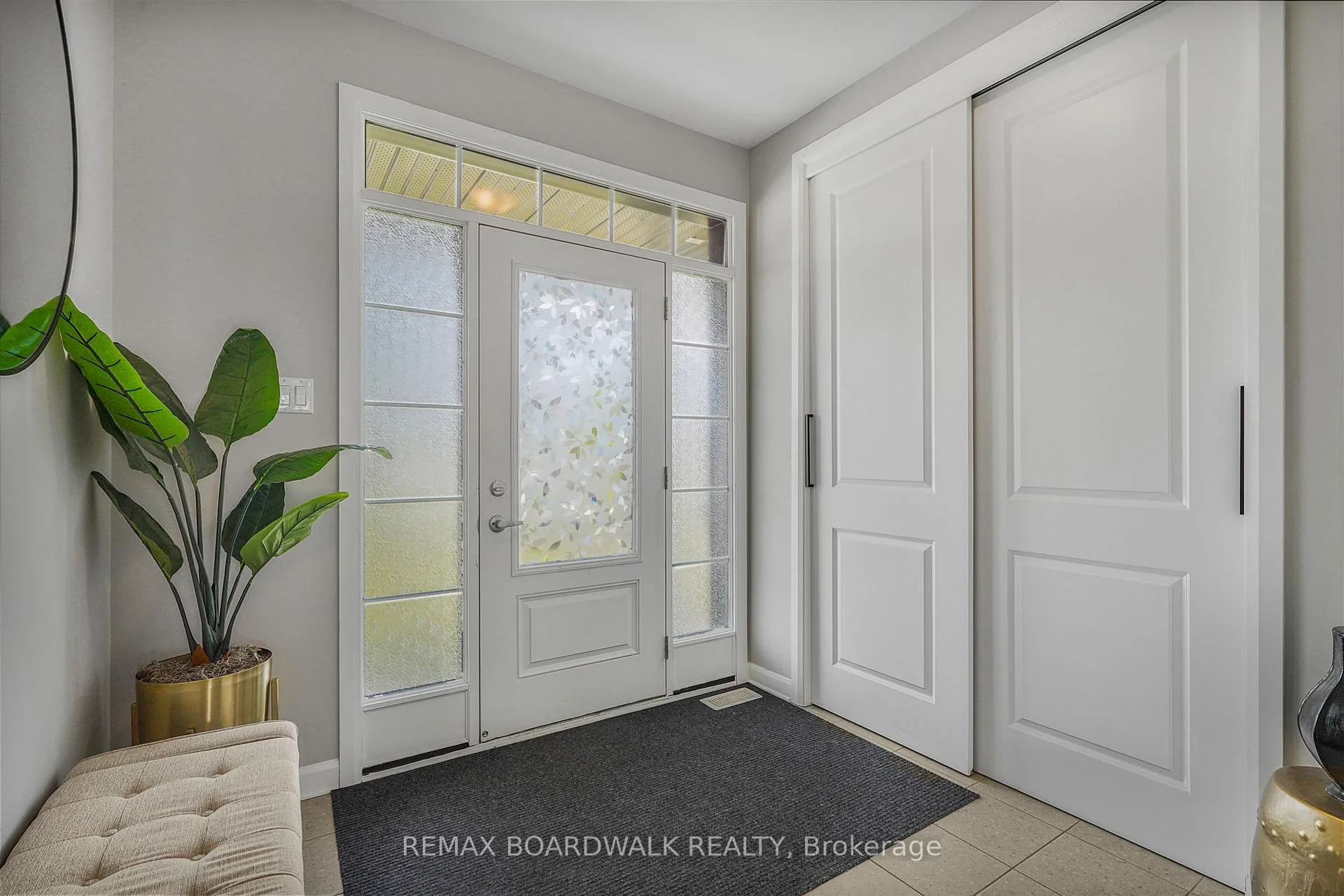 Photo 4 of 207 Aquarium Avenue, Ottawa, Avalon West — HOMEH