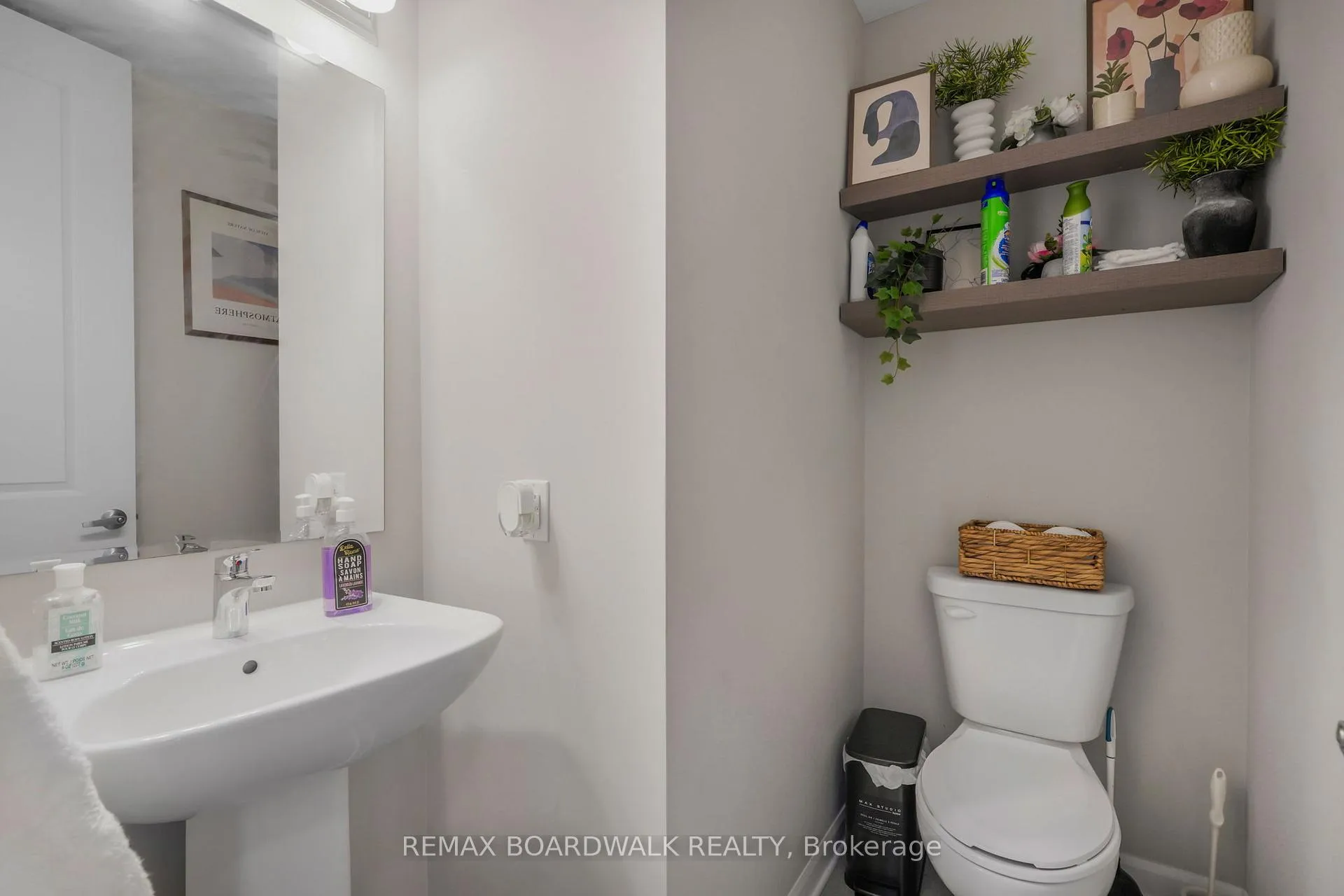 Photo 6 of 207 Aquarium Avenue, Ottawa, Avalon West — HOMEH
