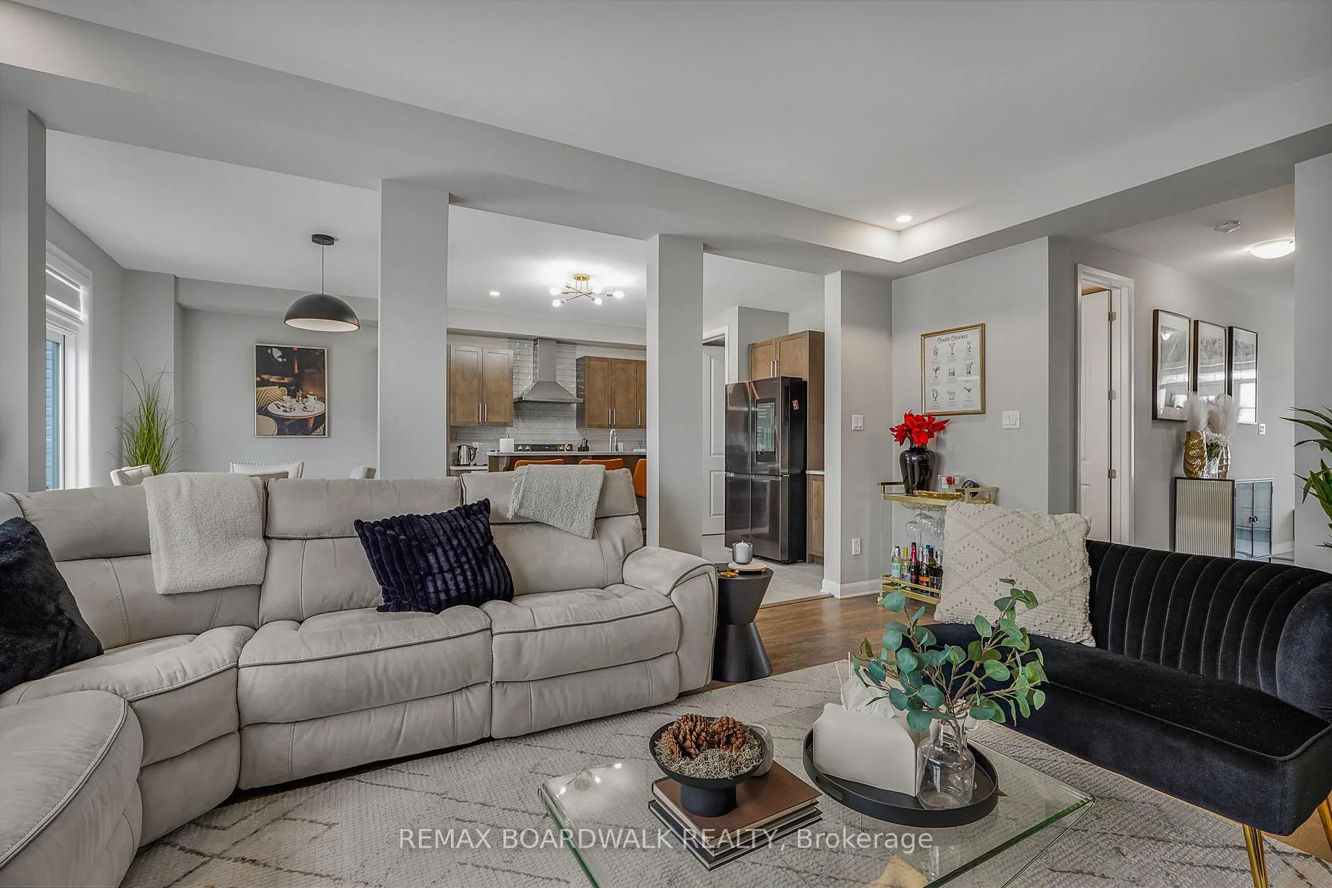 Photo 9 of 207 Aquarium Avenue, Ottawa, Avalon West — HOMEH