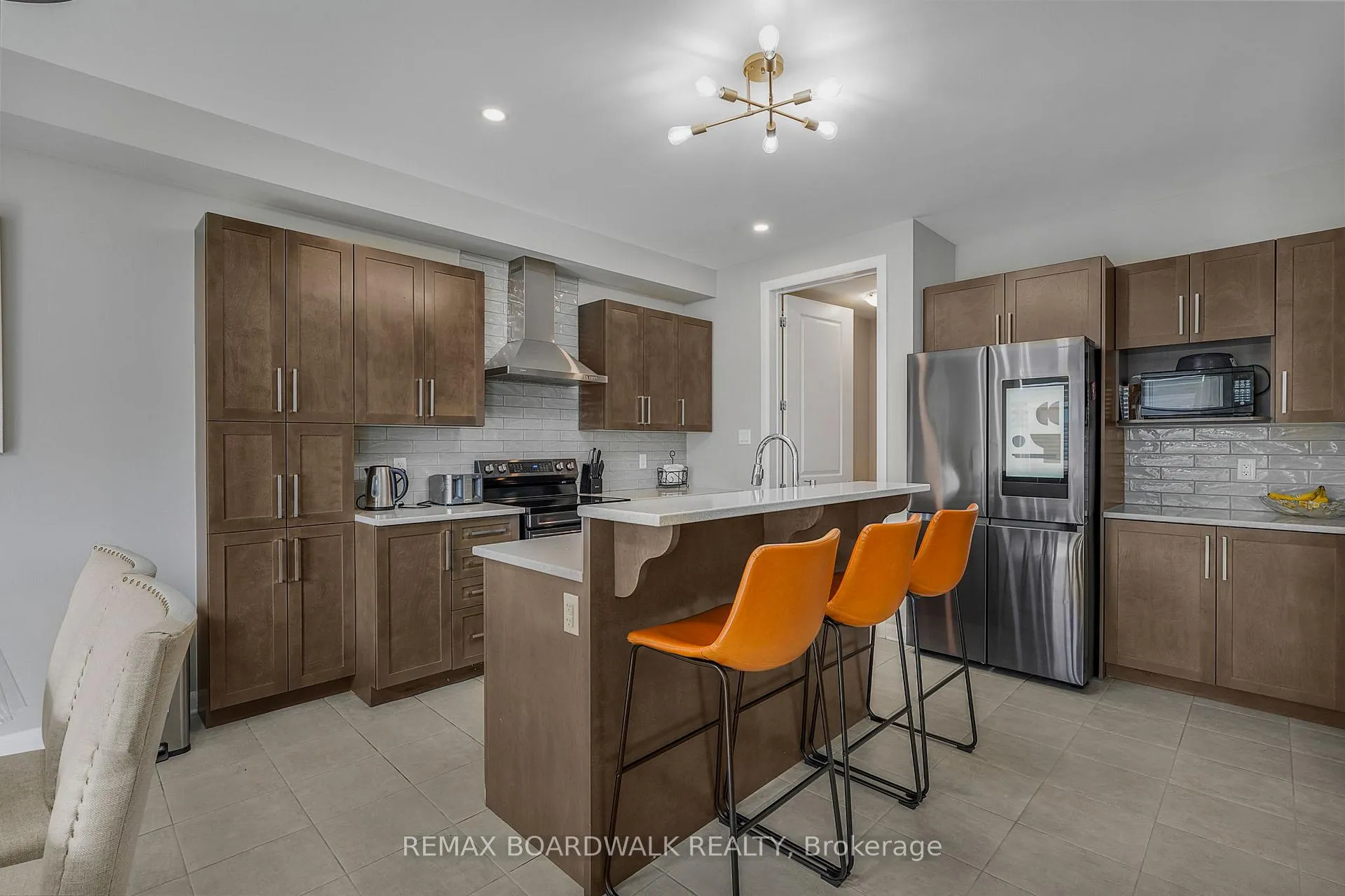 Photo 10 of 207 Aquarium Avenue, Ottawa, Avalon West — HOMEH