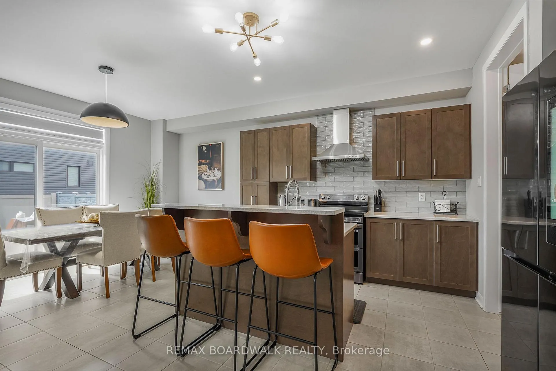 Photo 13 of 207 Aquarium Avenue, Ottawa, Avalon West — HOMEH