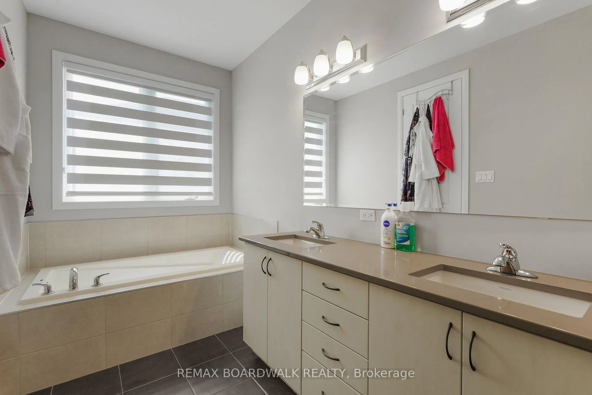 Photo 19 of 207 Aquarium Avenue, Ottawa, Avalon West — HOMEH