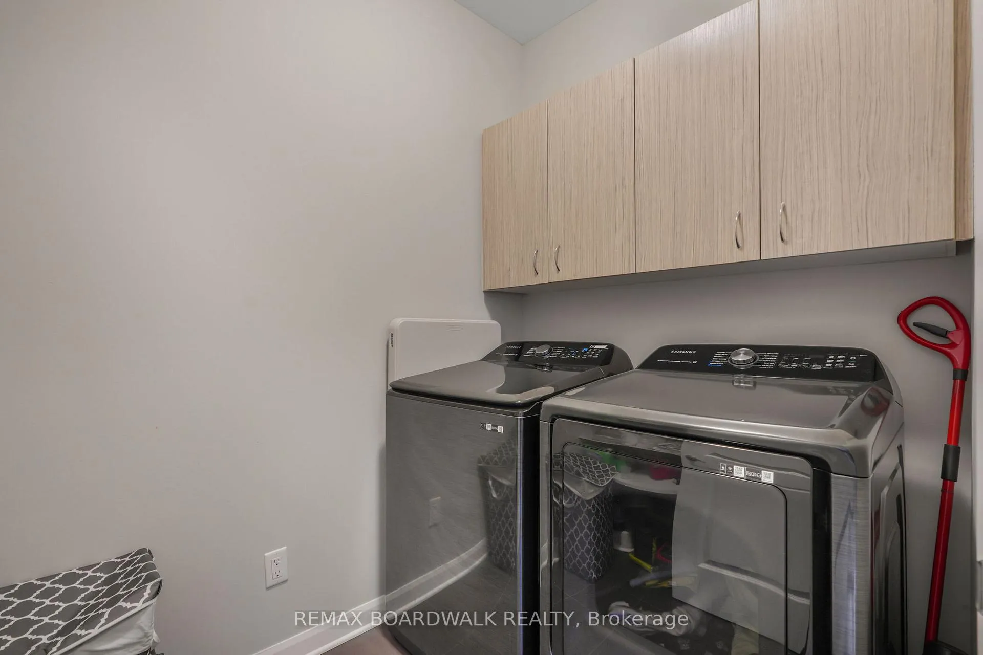 Photo 23 of 207 Aquarium Avenue, Ottawa, Avalon West — HOMEH