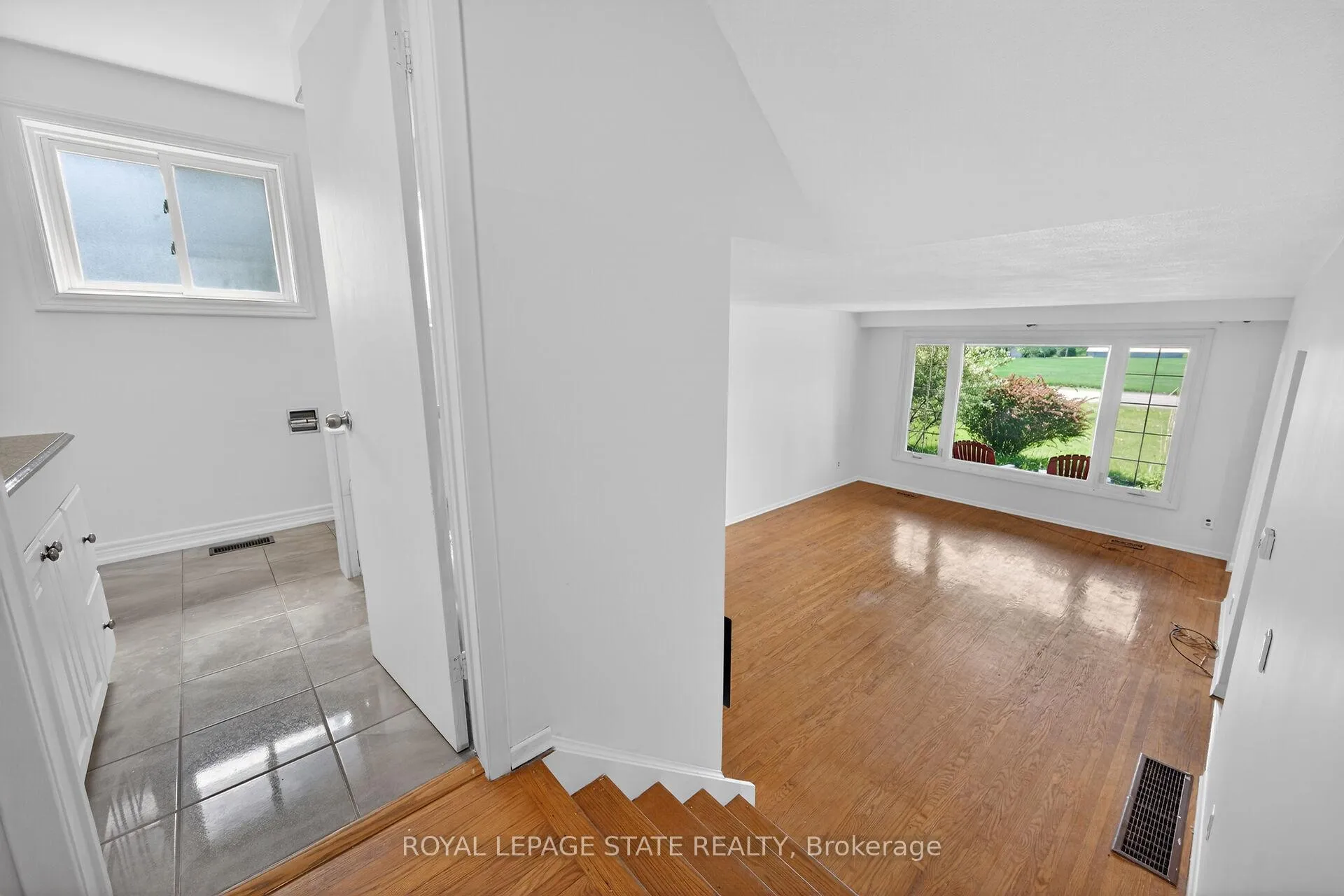 Photo 6 of 5558 White Church Road, Hamilton, Rural Glanbrook — HOMEH