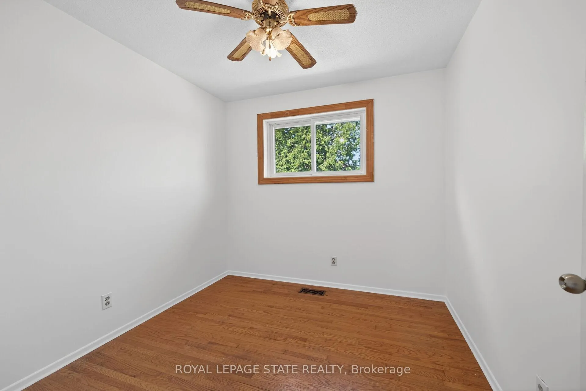 Photo 24 of 5558 White Church Road, Hamilton, Rural Glanbrook — HOMEH
