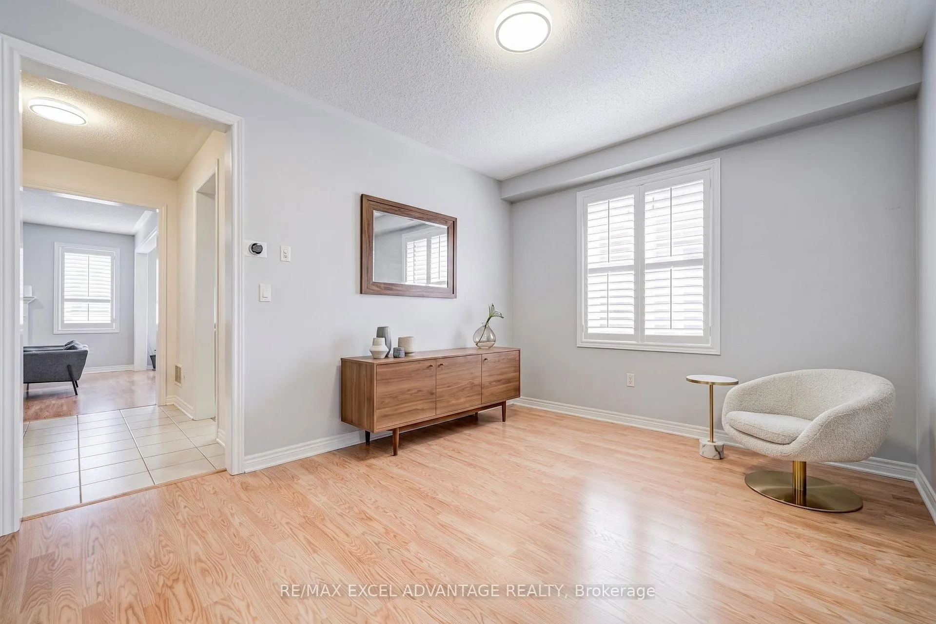 Photo 4 of 29 Teal Crescent Circle, Brampton, Credit Valley — HOMEH