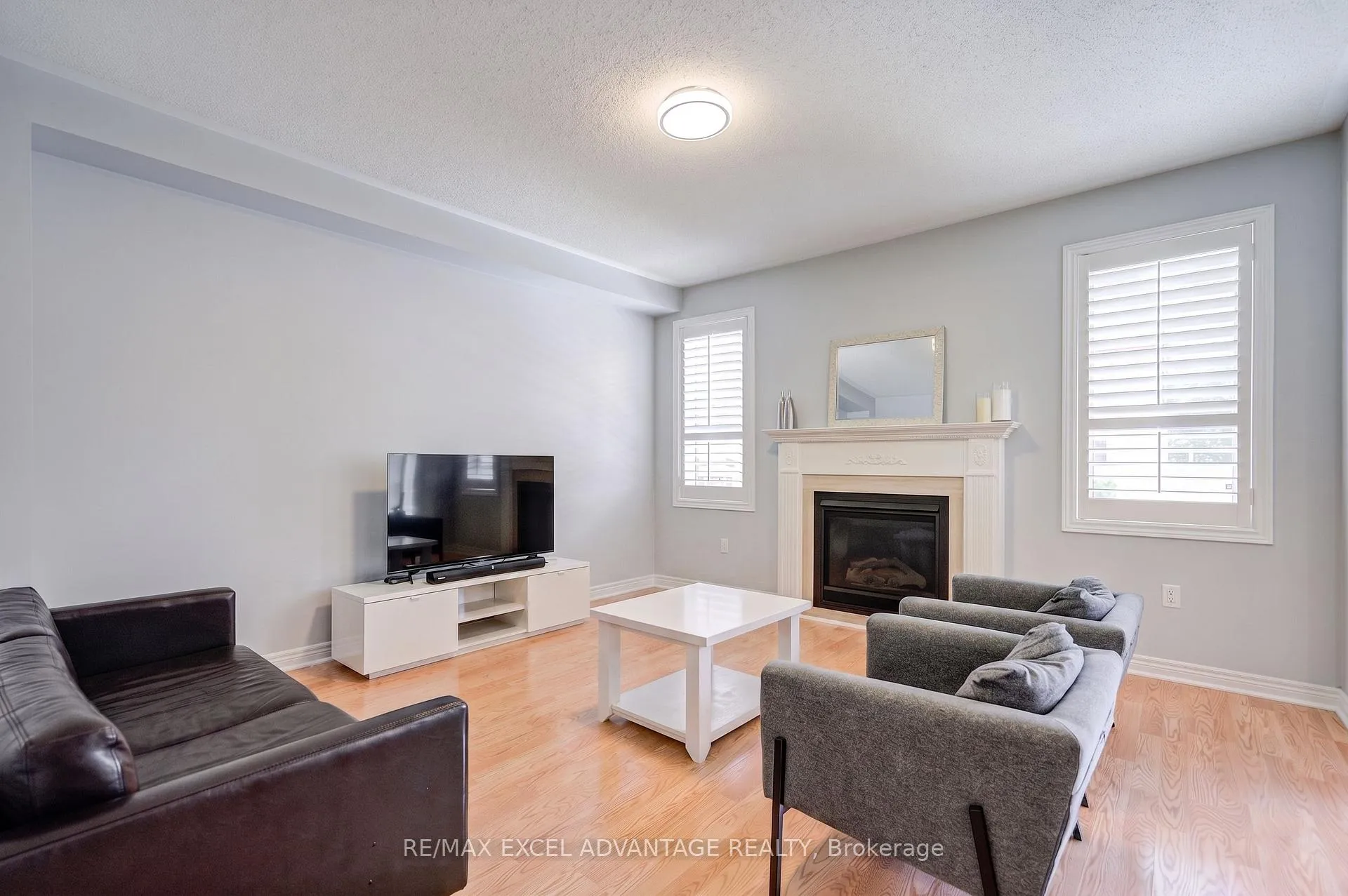 Photo 9 of 29 Teal Crescent Circle, Brampton, Credit Valley — HOMEH