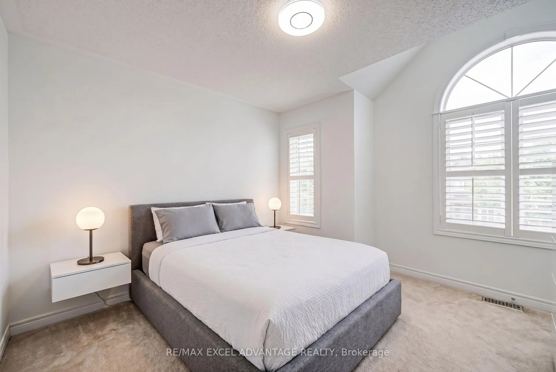Photo 13 of 29 Teal Crescent Circle, Brampton, Credit Valley — HOMEH