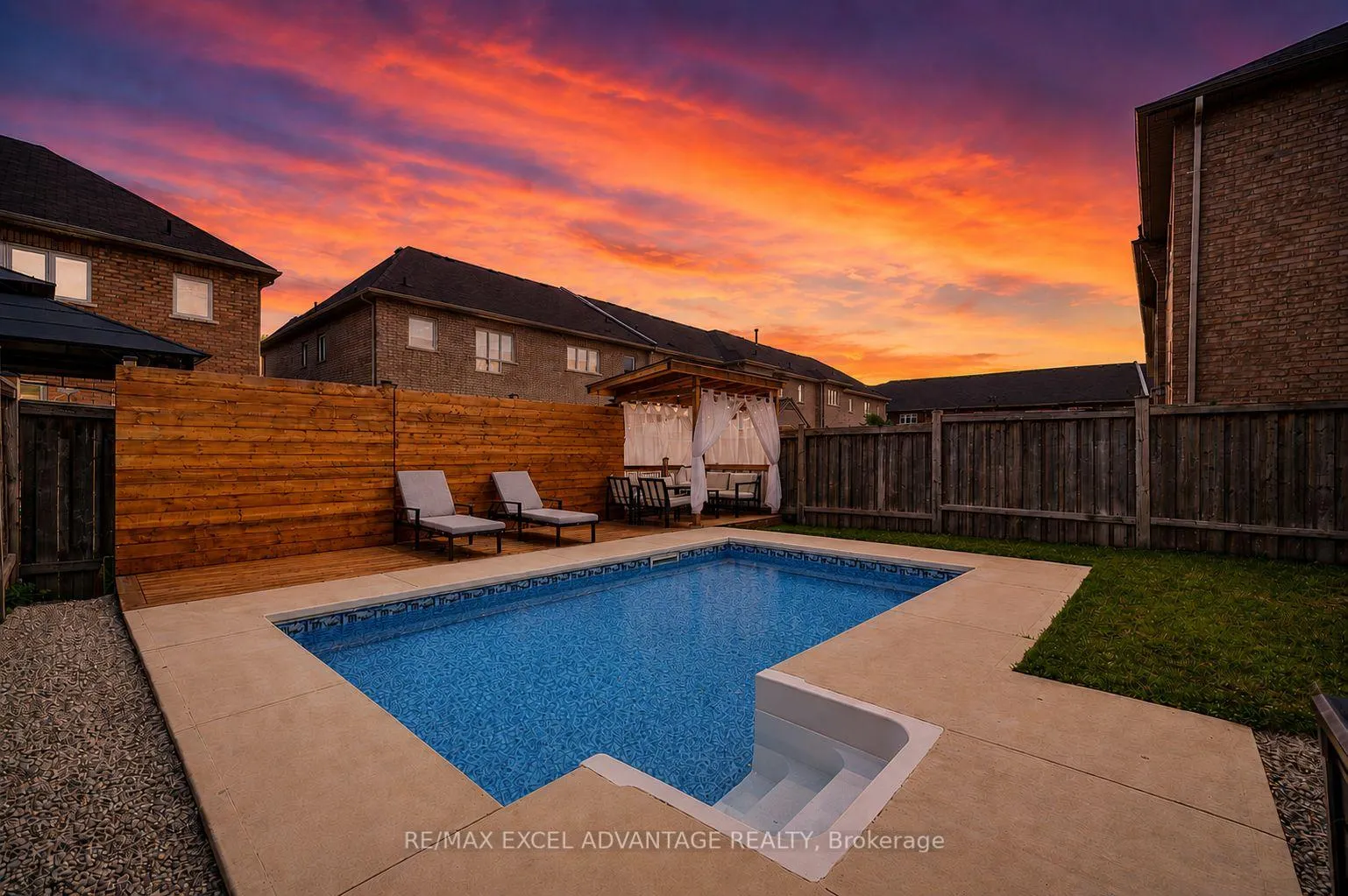 Photo 20 of 29 Teal Crescent Circle, Brampton, Credit Valley — HOMEH
