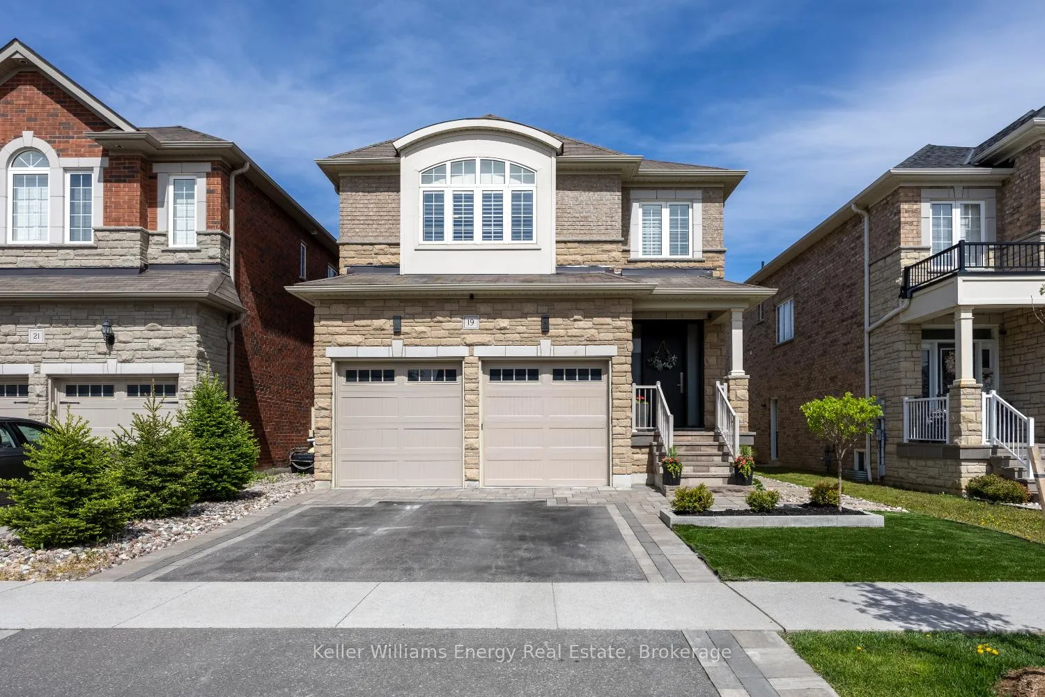 Photo 1 of 19 St Augustine Drive, Whitby, Brooklin — HOMEH