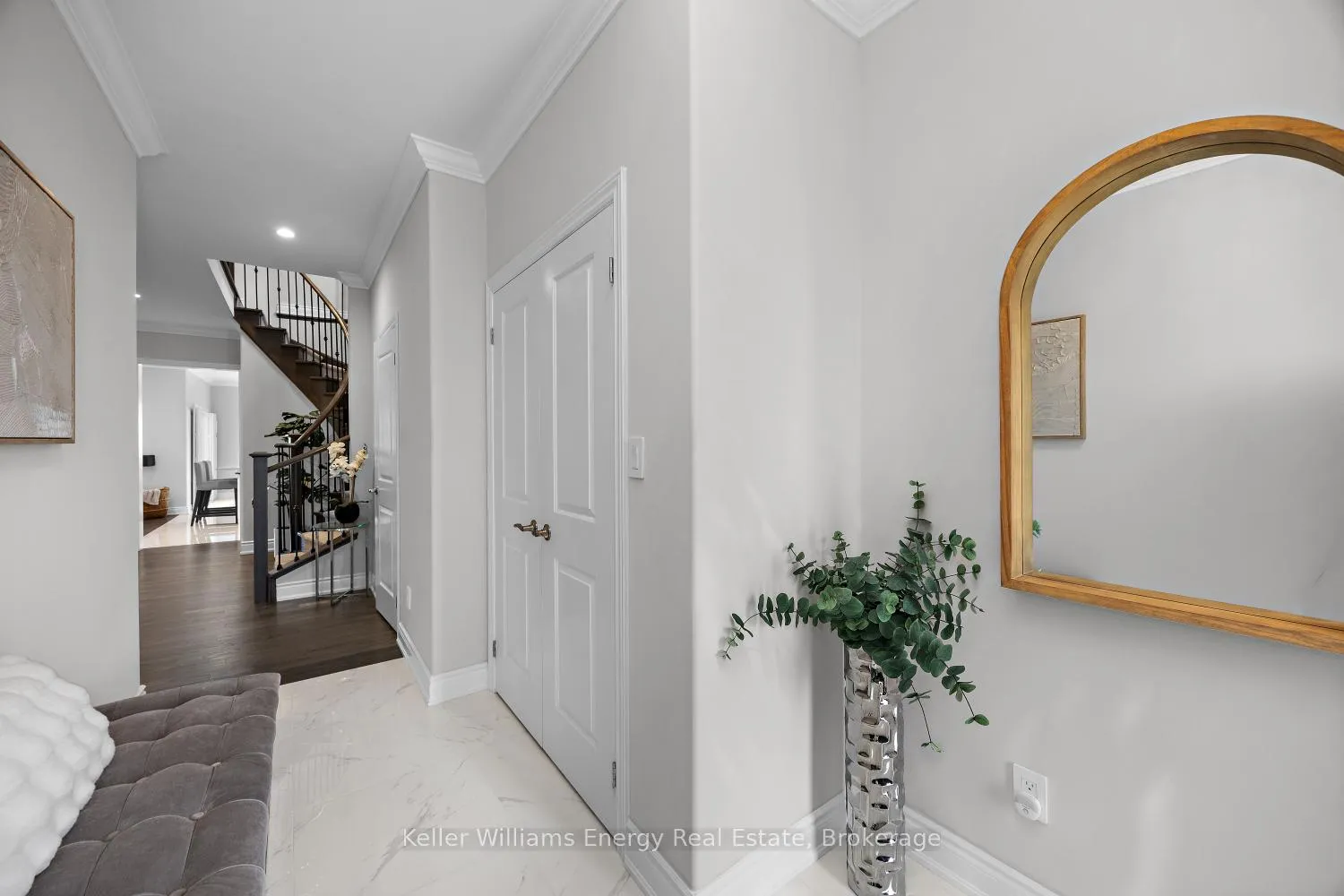 Photo 3 of 19 St Augustine Drive, Whitby, Brooklin — HOMEH