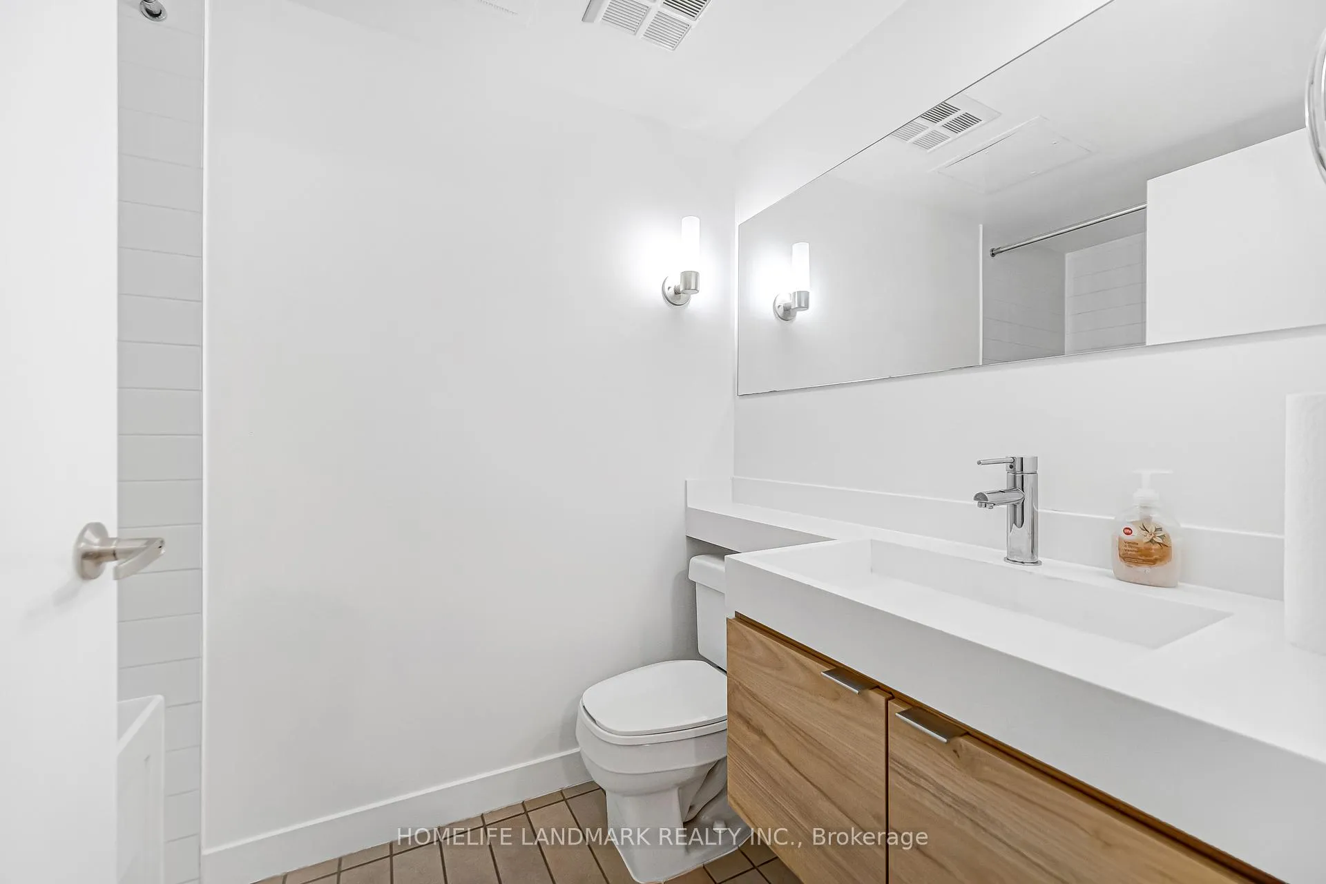 Photo 7 of Unit #811, 4K Spadina Avenue, Toronto, Waterfront Communities — HOMEH