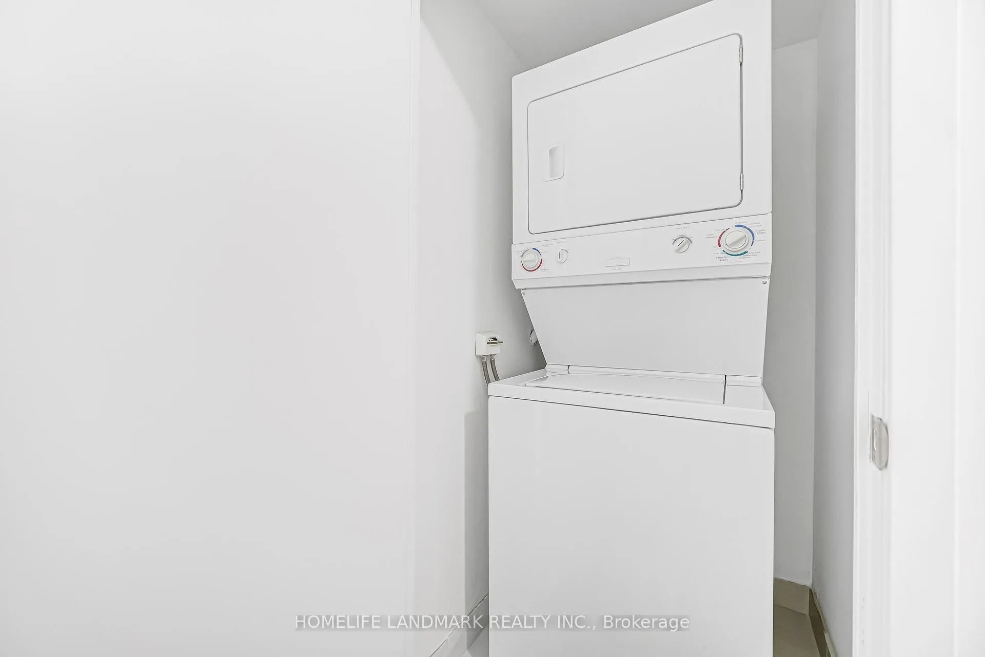 Photo 8 of Unit #811, 4K Spadina Avenue, Toronto, Waterfront Communities — HOMEH