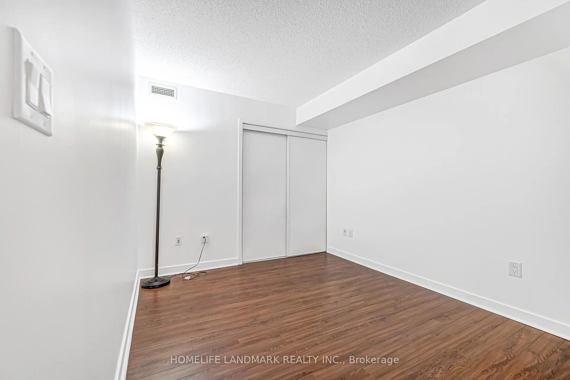 Photo 11 of Unit #811, 4K Spadina Avenue, Toronto, Waterfront Communities — HOMEH
